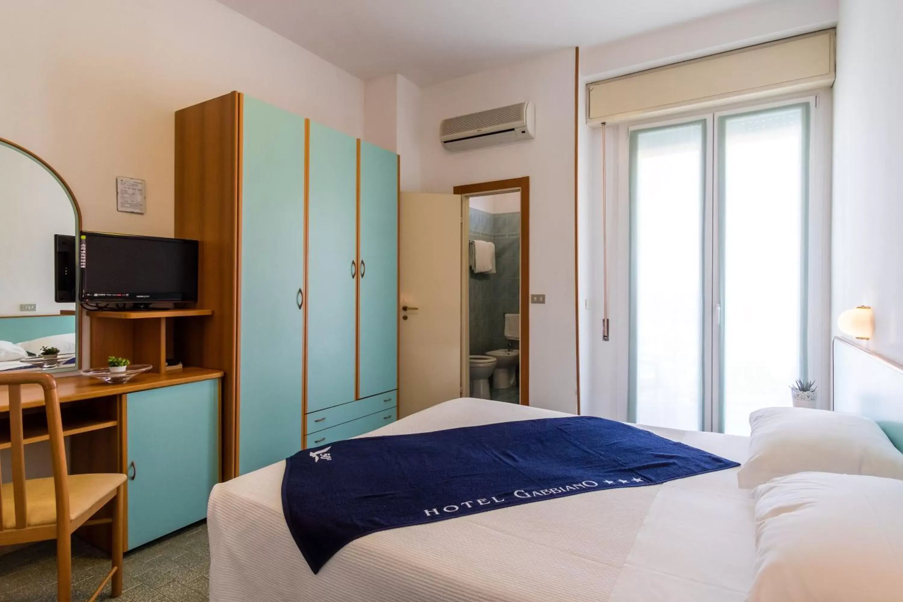 Bedroom, Bed in Hotel Gabbiano