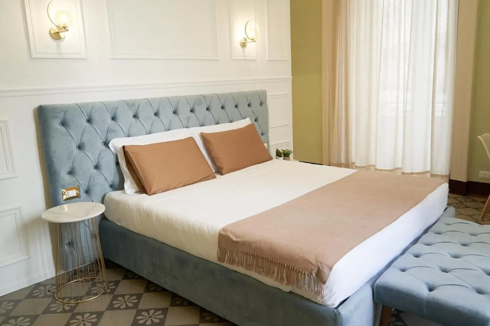 Bed in Toscano Palace Luxury Rooms Catania