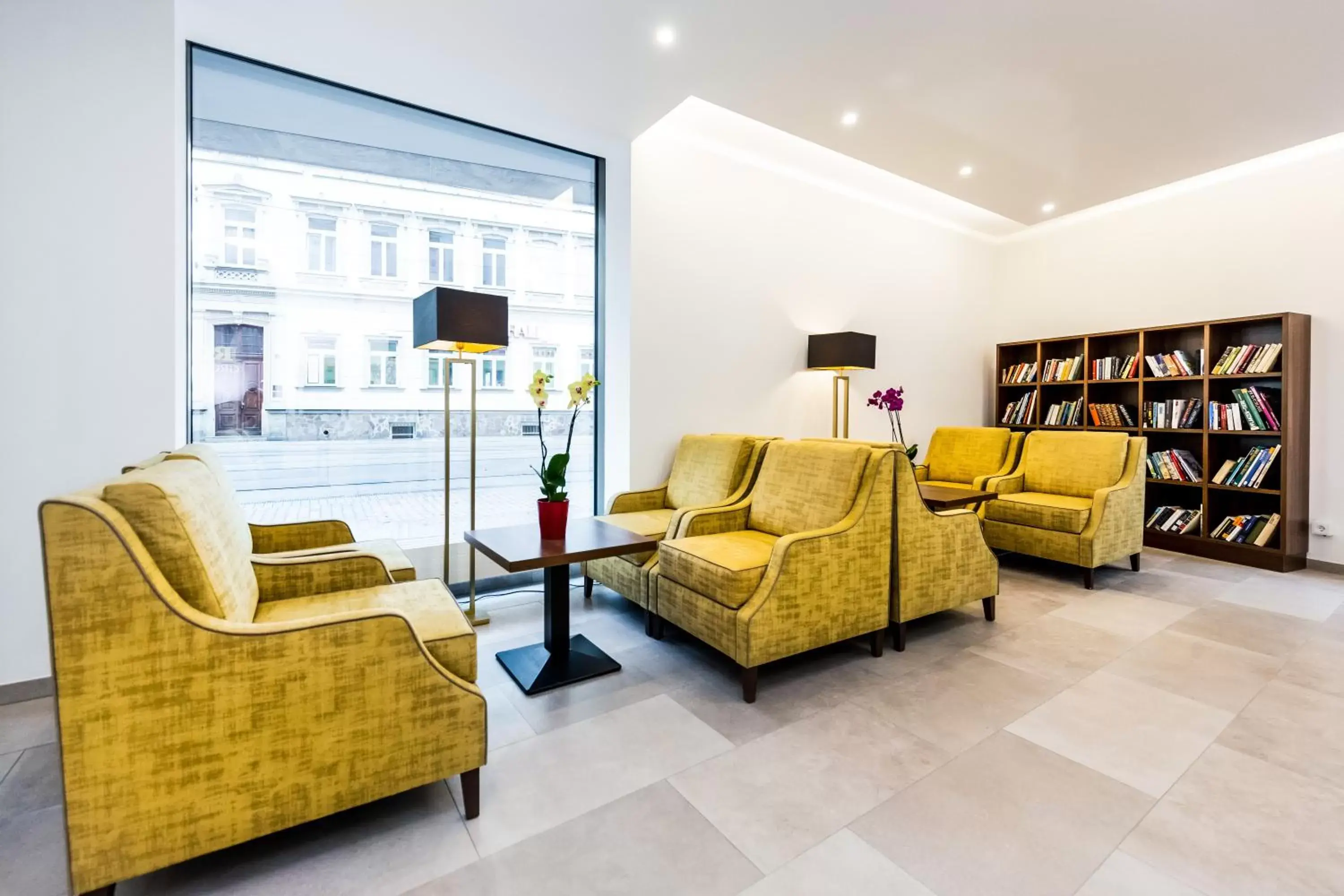 Library, Seating Area in Best Western Plus Royal Suites