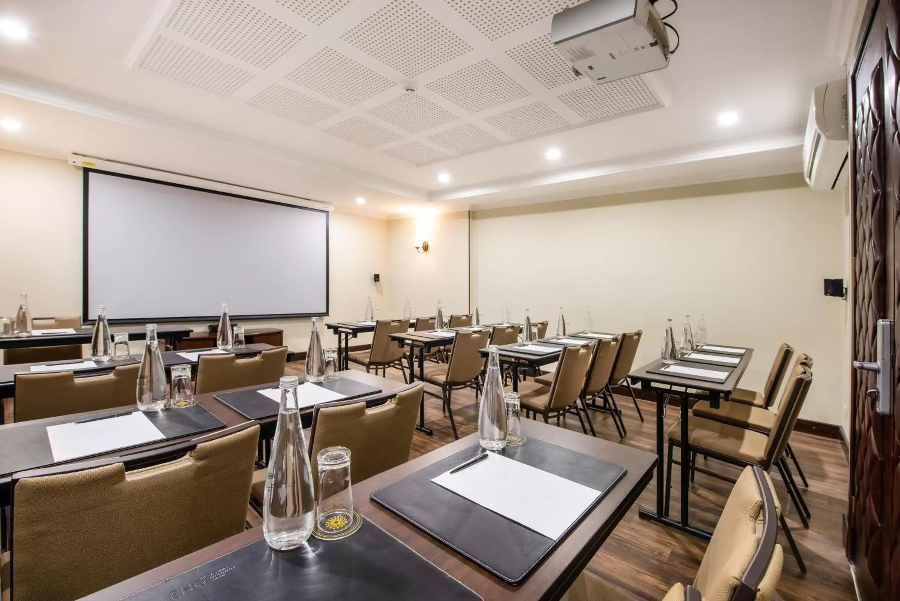Business facilities, Restaurant/Places to Eat in Hanoi La Siesta Hotel & Spa