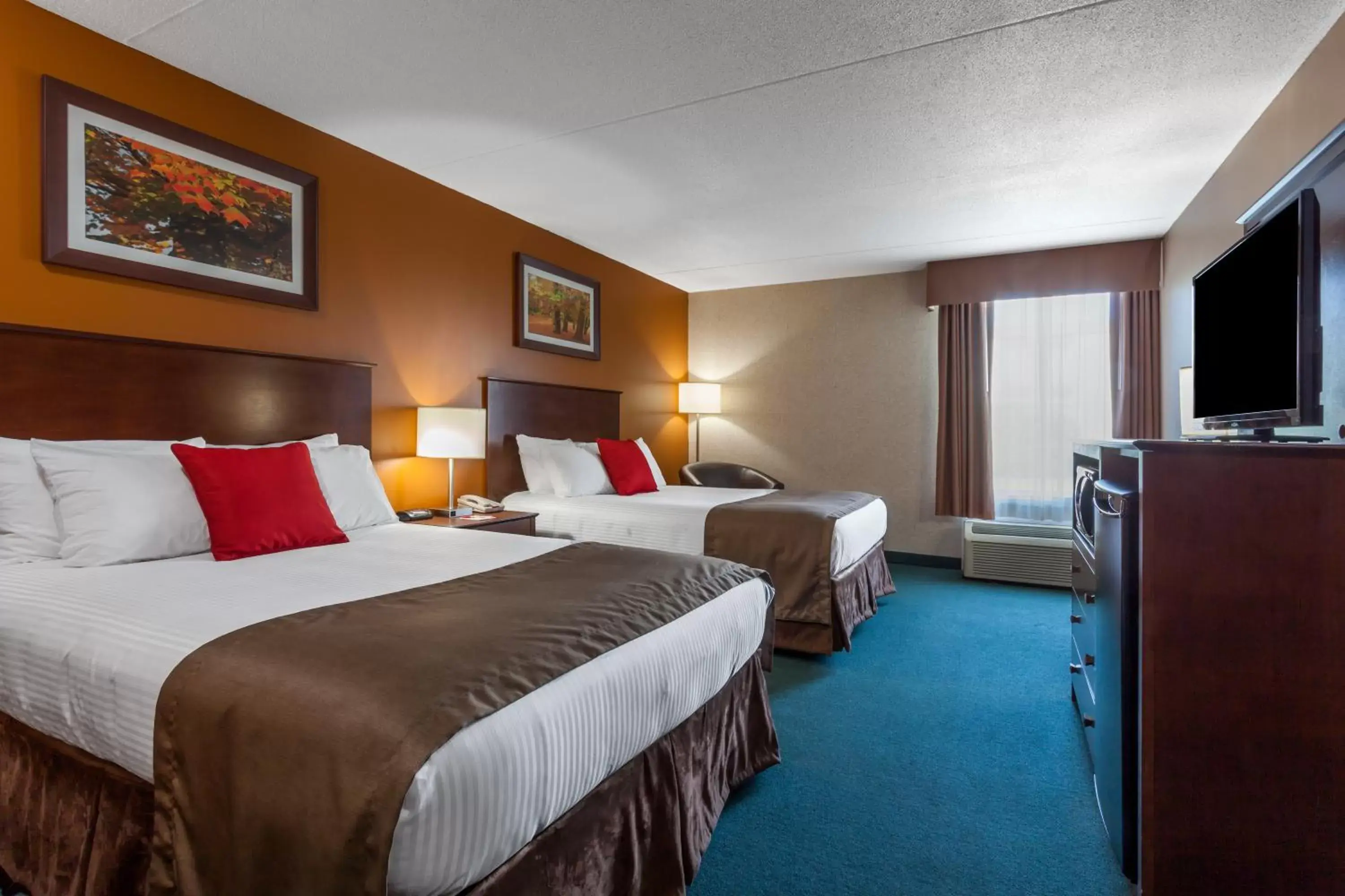 Photo of the whole room, Bed in Ramada by Wyndham Timmins