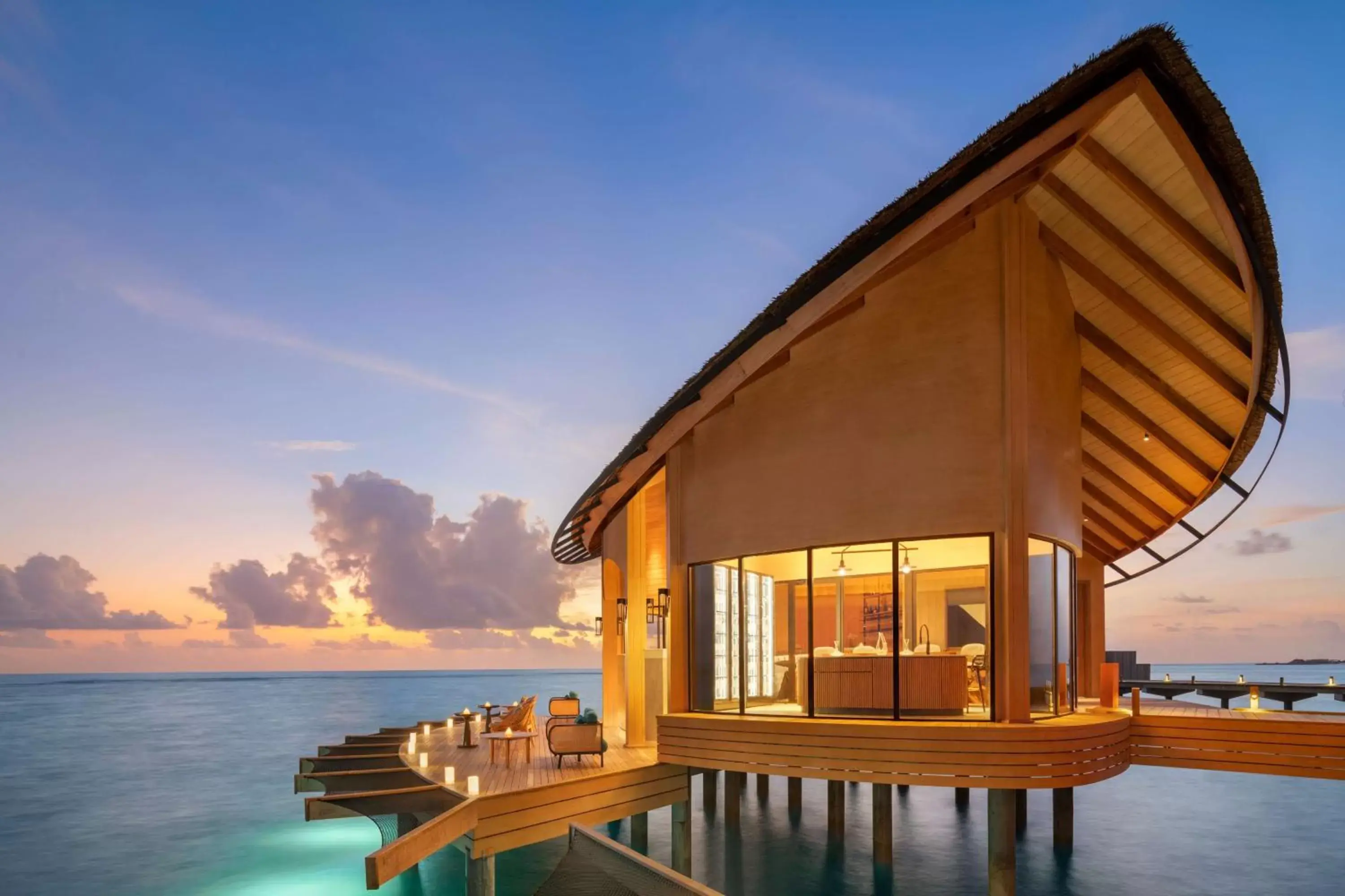 Lounge or bar in Hilton Maldives Amingiri Resort & Spa