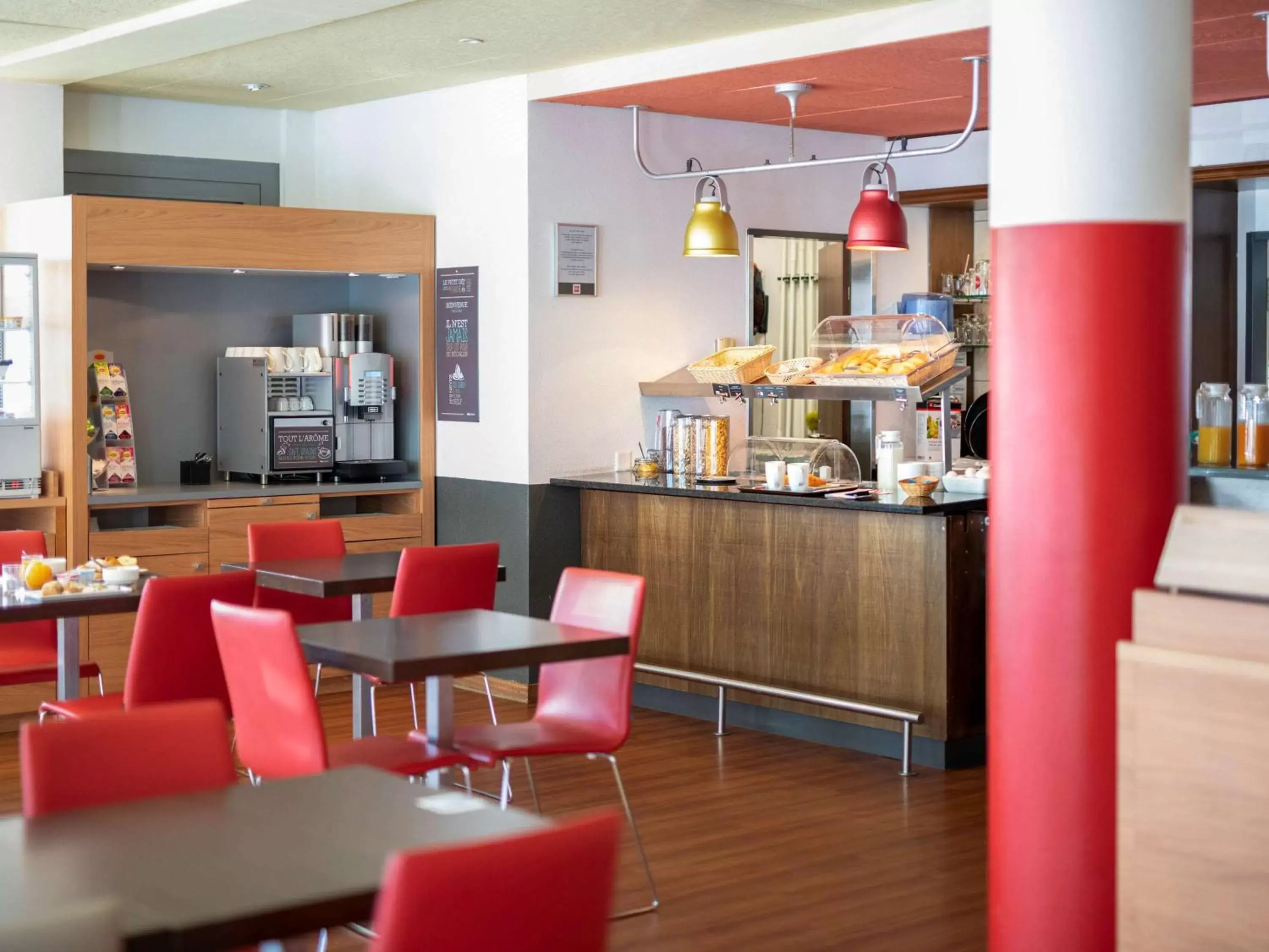 Lounge or bar, Lounge/Bar in ibis Fribourg