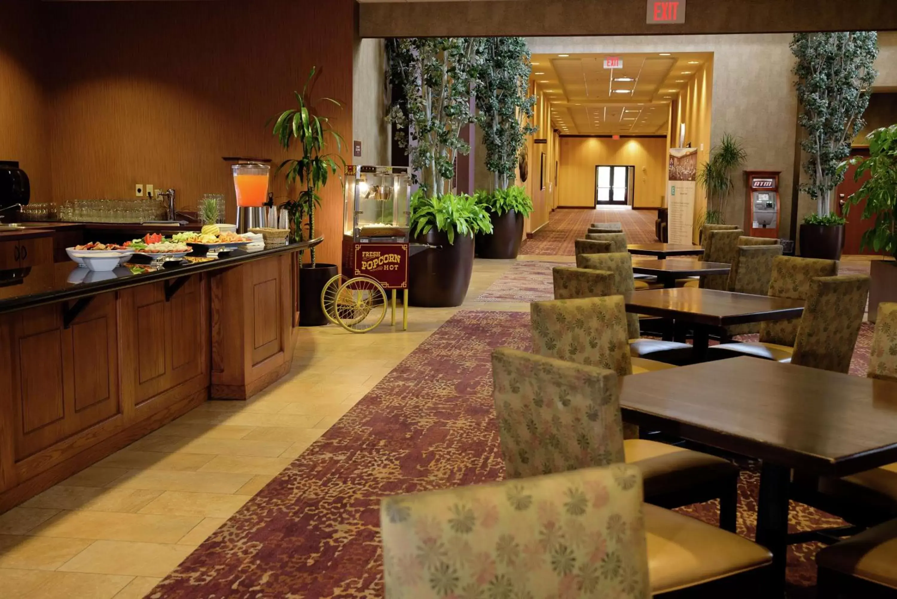 Dining area, Restaurant/Places to Eat in Embassy Suites by Hilton Minneapolis North