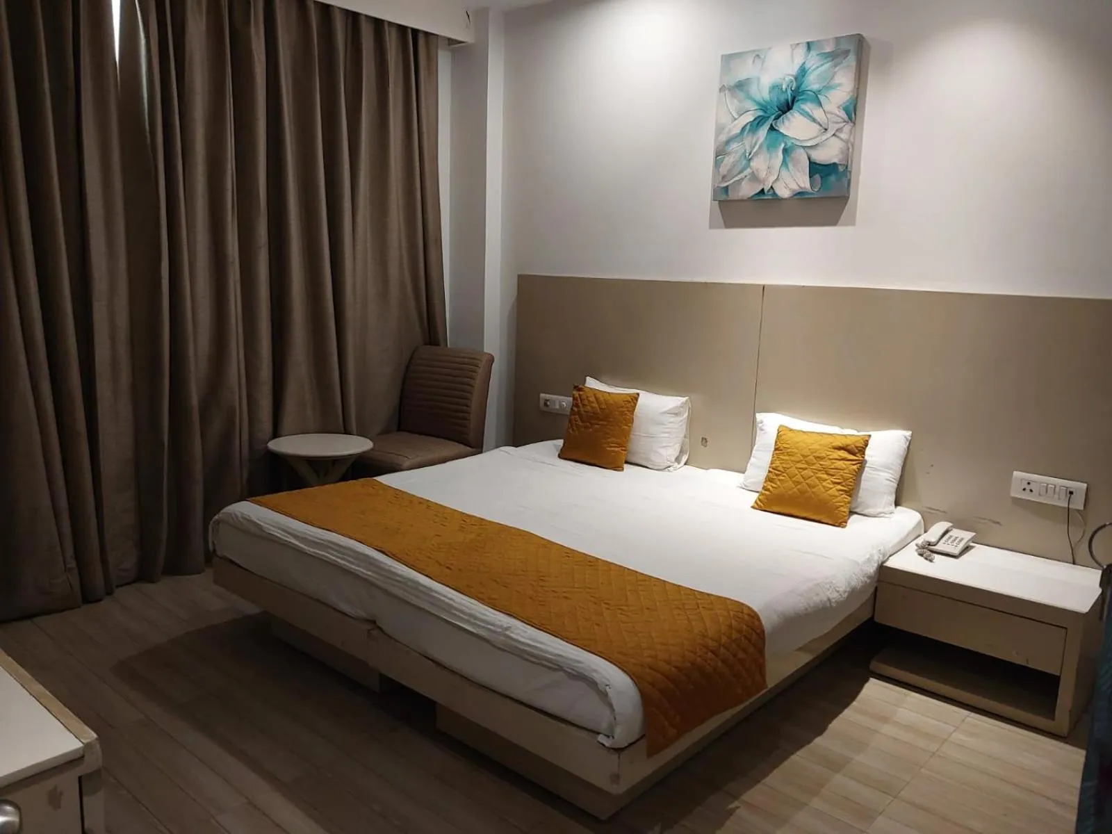 Bed in Hotel Shanti Palace