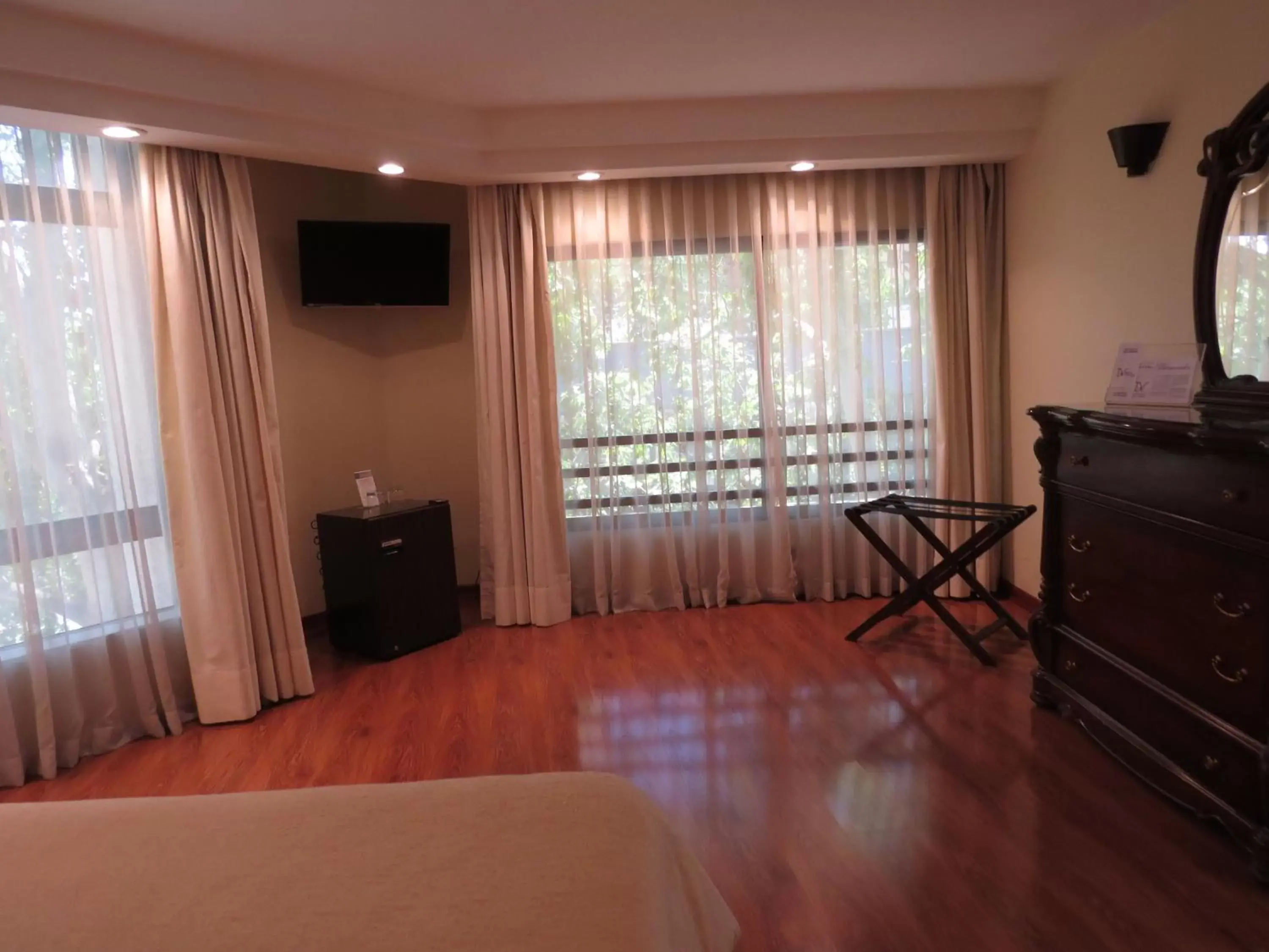 Photo of the whole room, TV/Entertainment Center in Hotel Diego de Velazquez