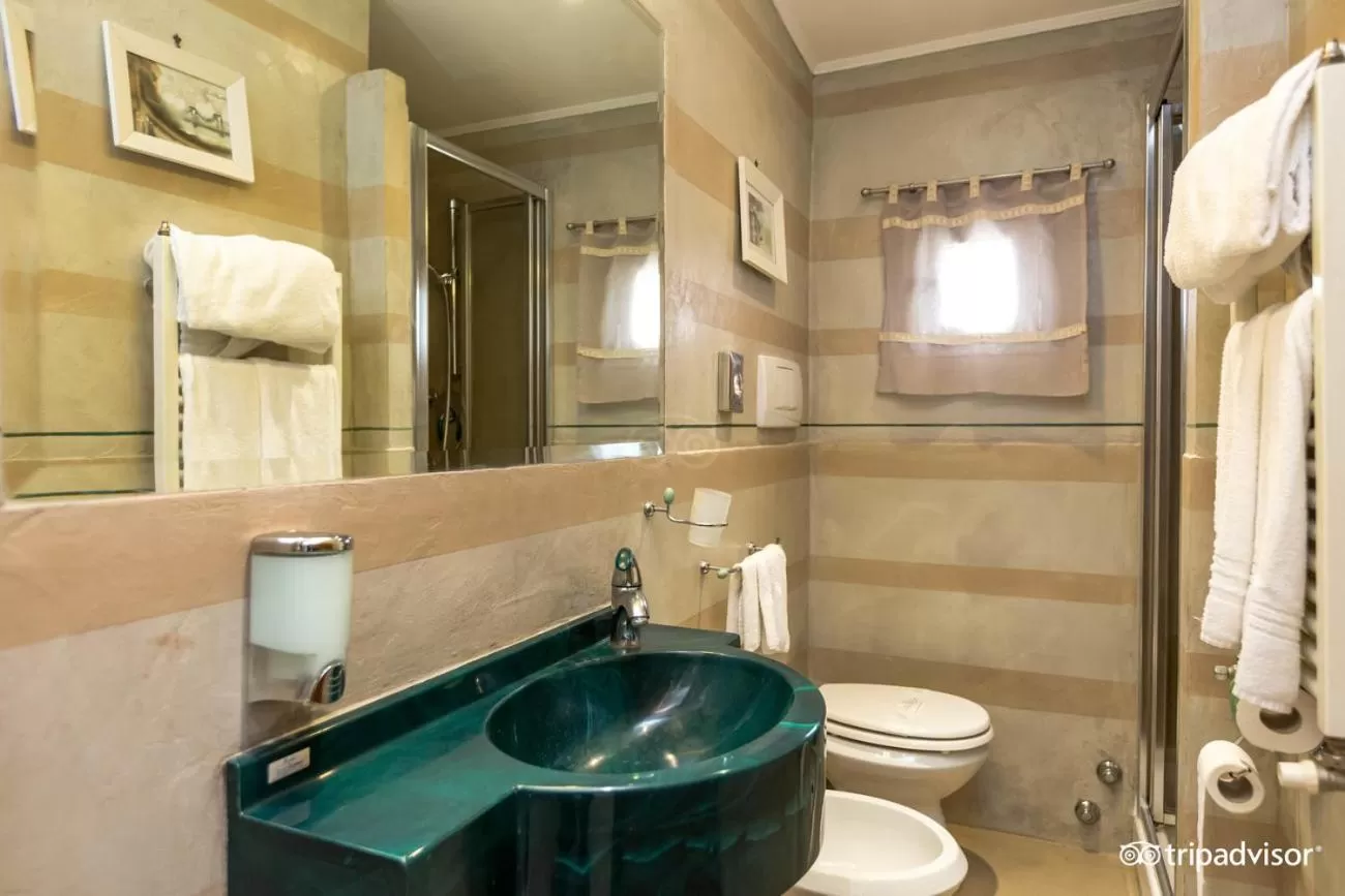 Bathroom in Hotel Kent