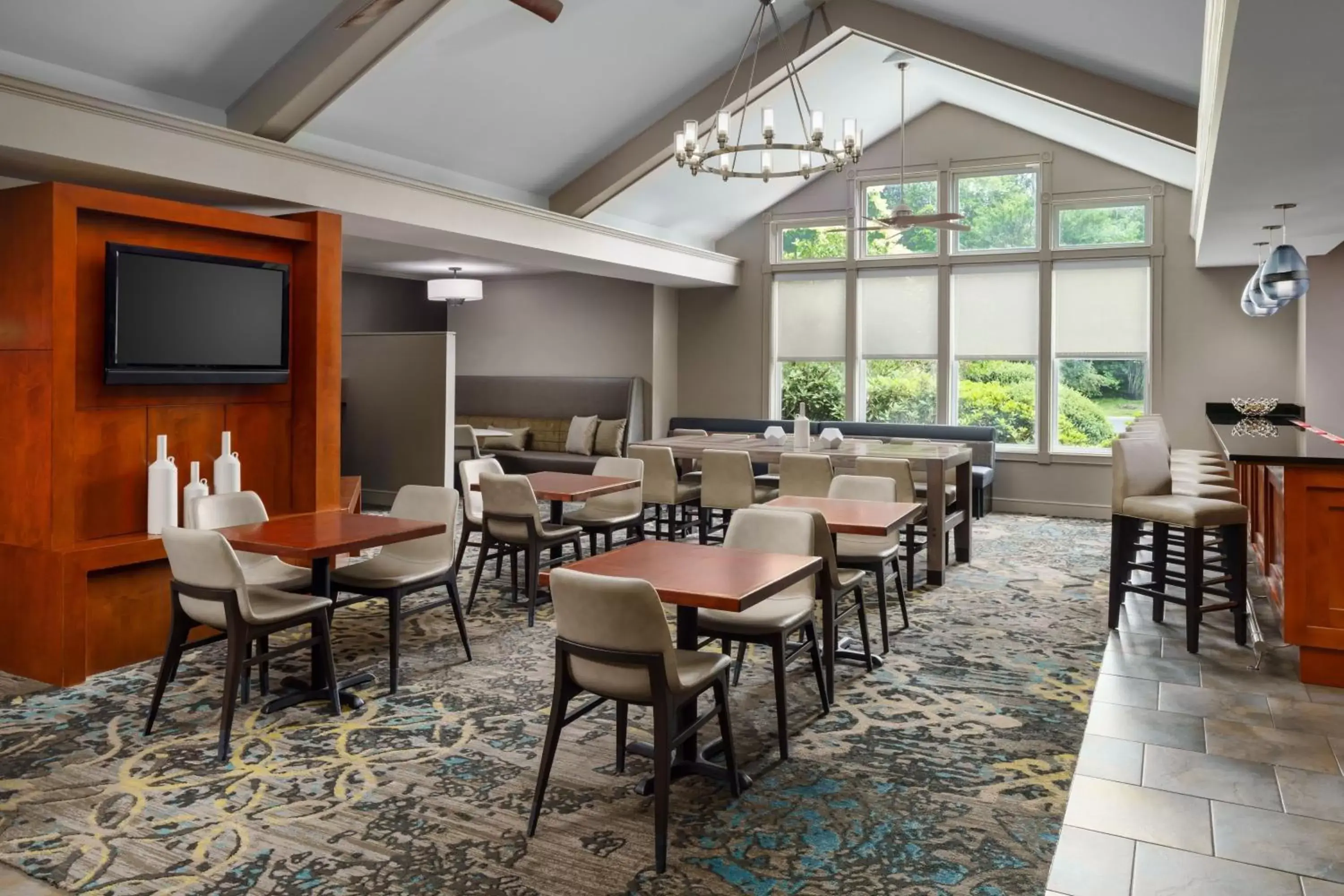 Restaurant/Places to Eat in Residence Inn Boston Franklin