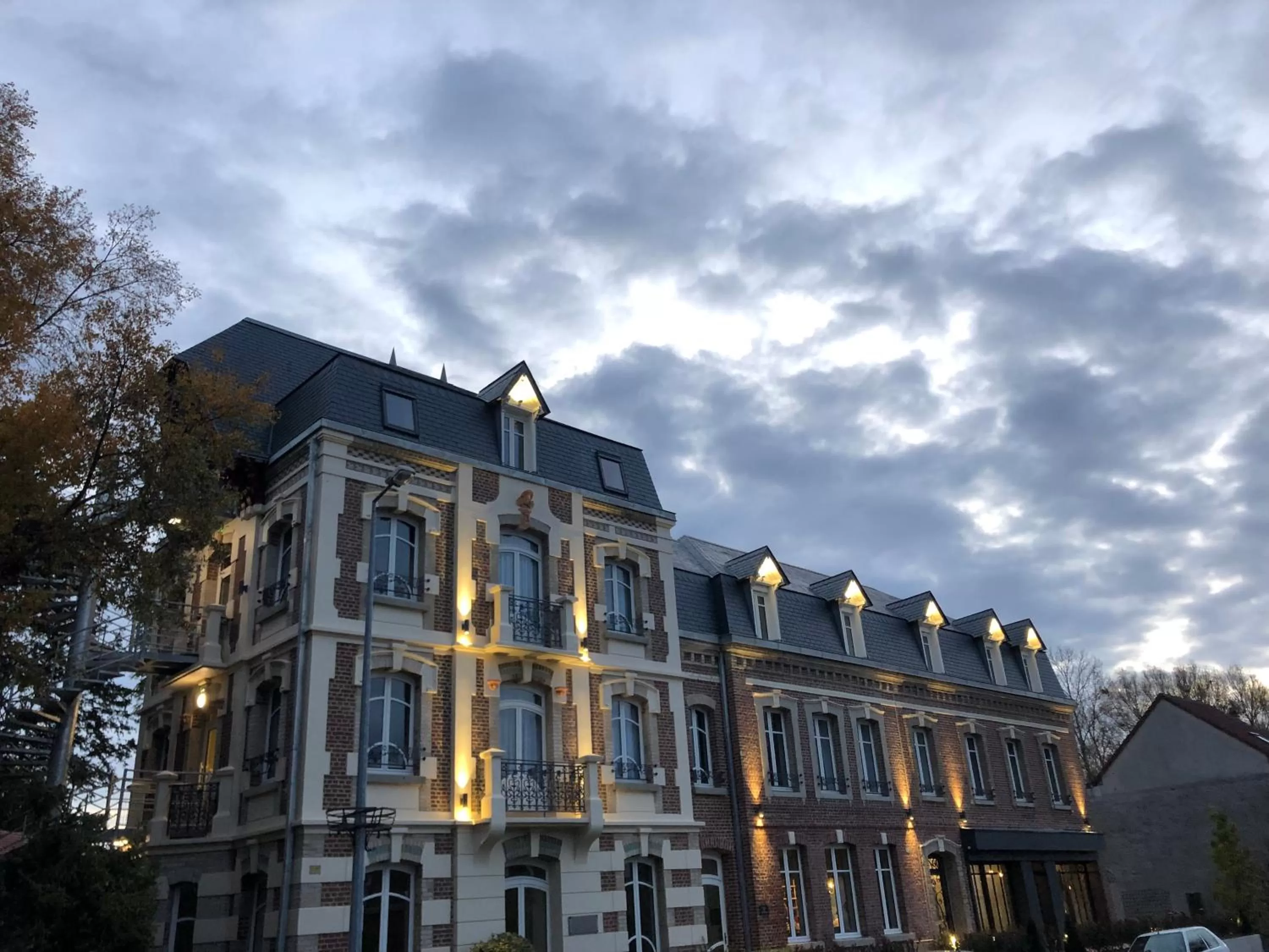 Property building in Mayrena Hotel Restaurant