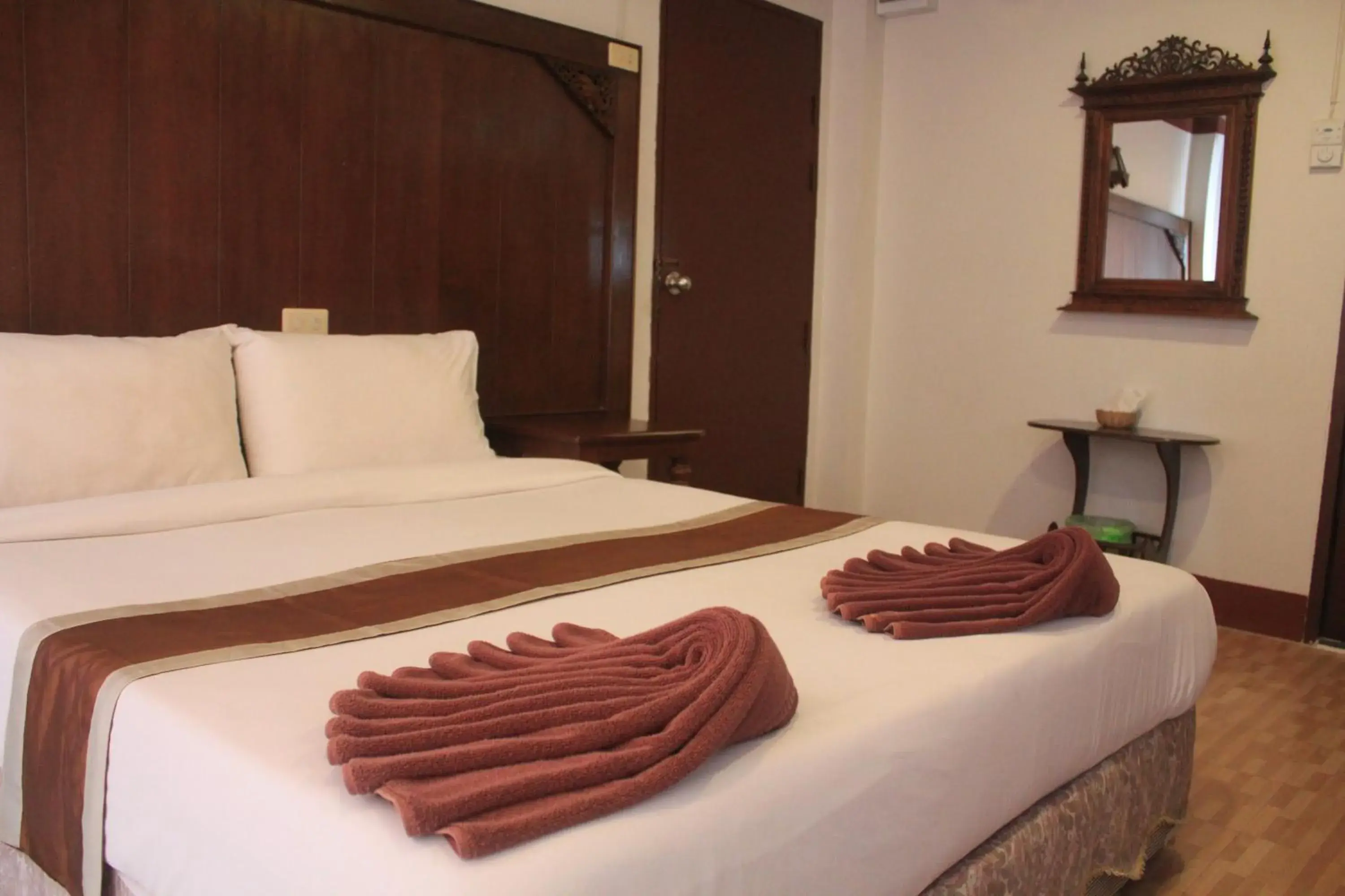 Bed in Chaweng Noi Resort