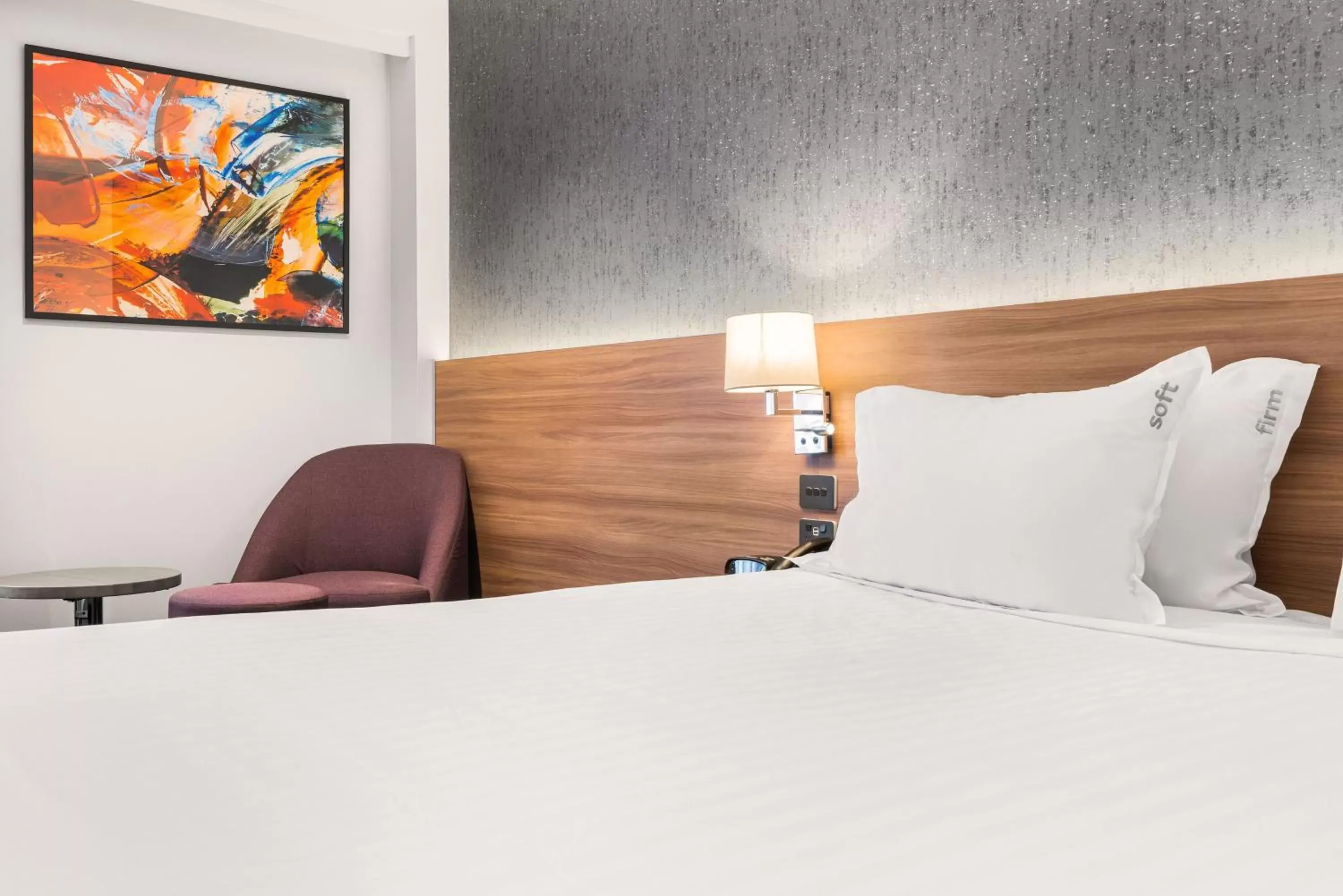 Photo of the whole room, Bed in Holiday Inn Darling Harbour, an IHG Hotel