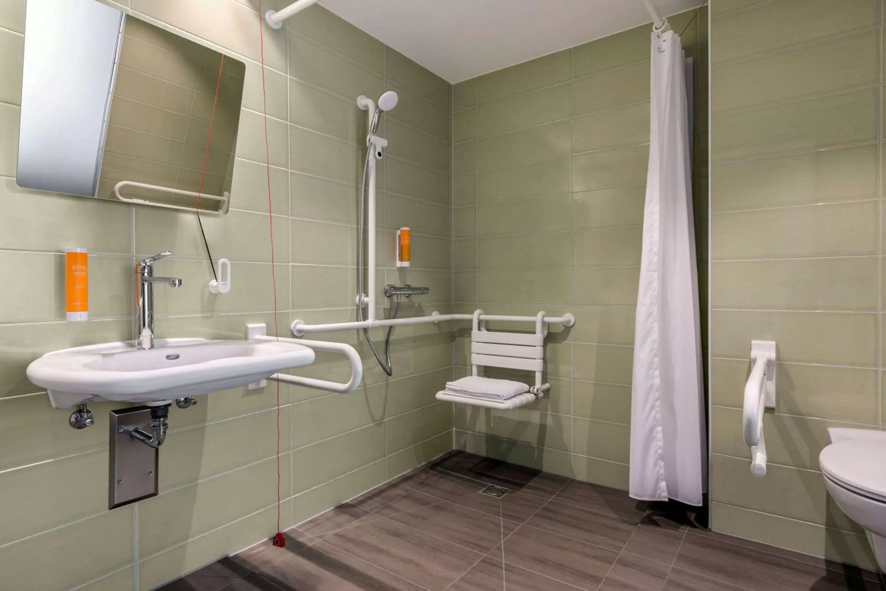 Bathroom in Super 8 by Wyndham Oberhausen am Centro