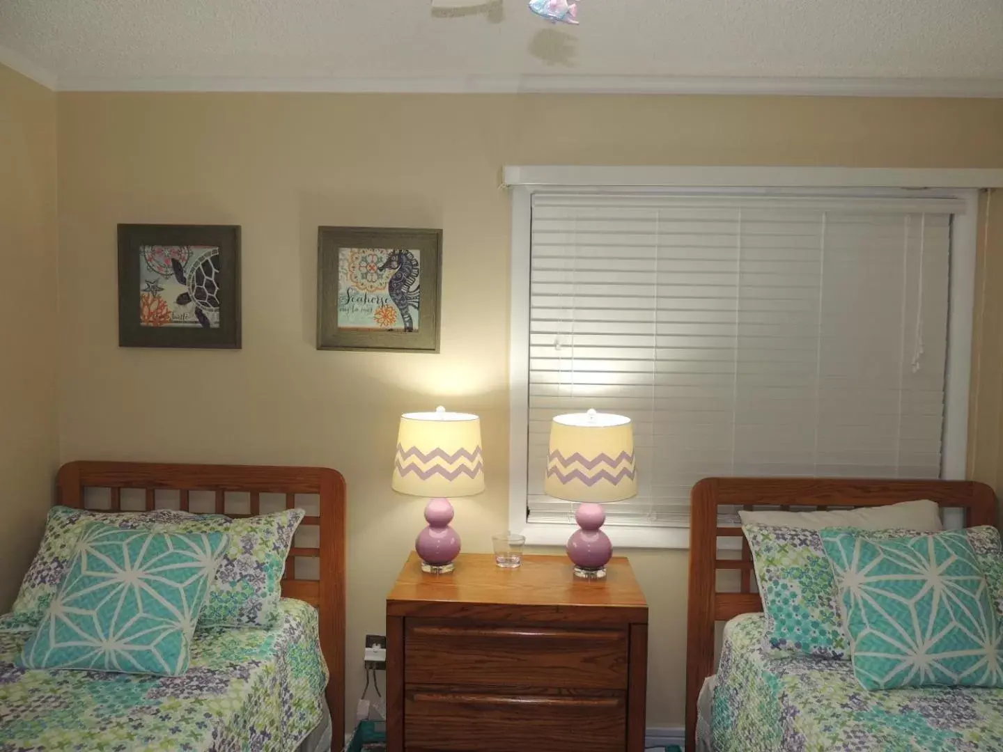 Bedroom, Seating Area in Beach Vacation Condos