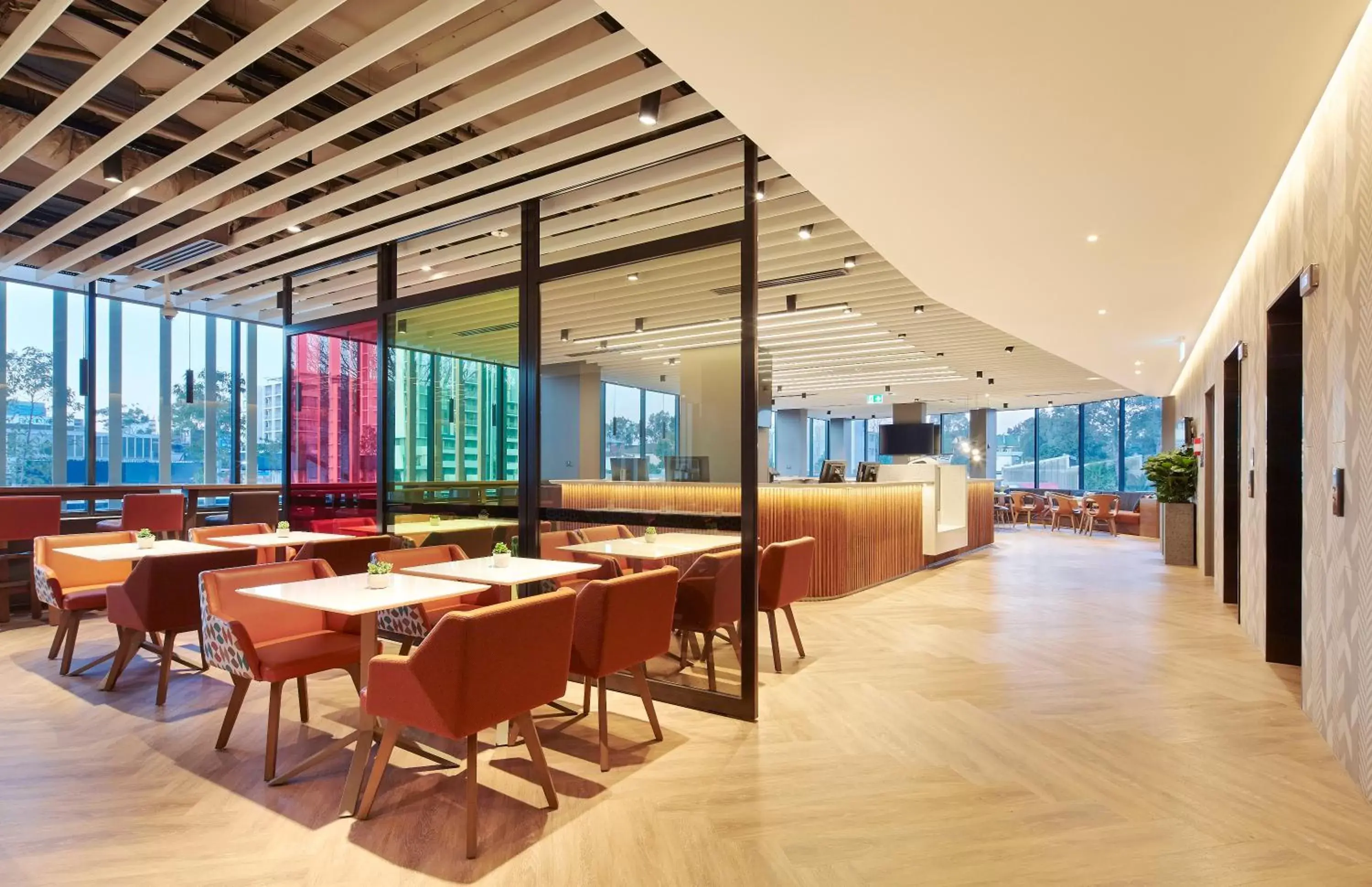 Property building, Restaurant/Places to Eat in Holiday Inn Express Sydney Airport, an IHG Hotel