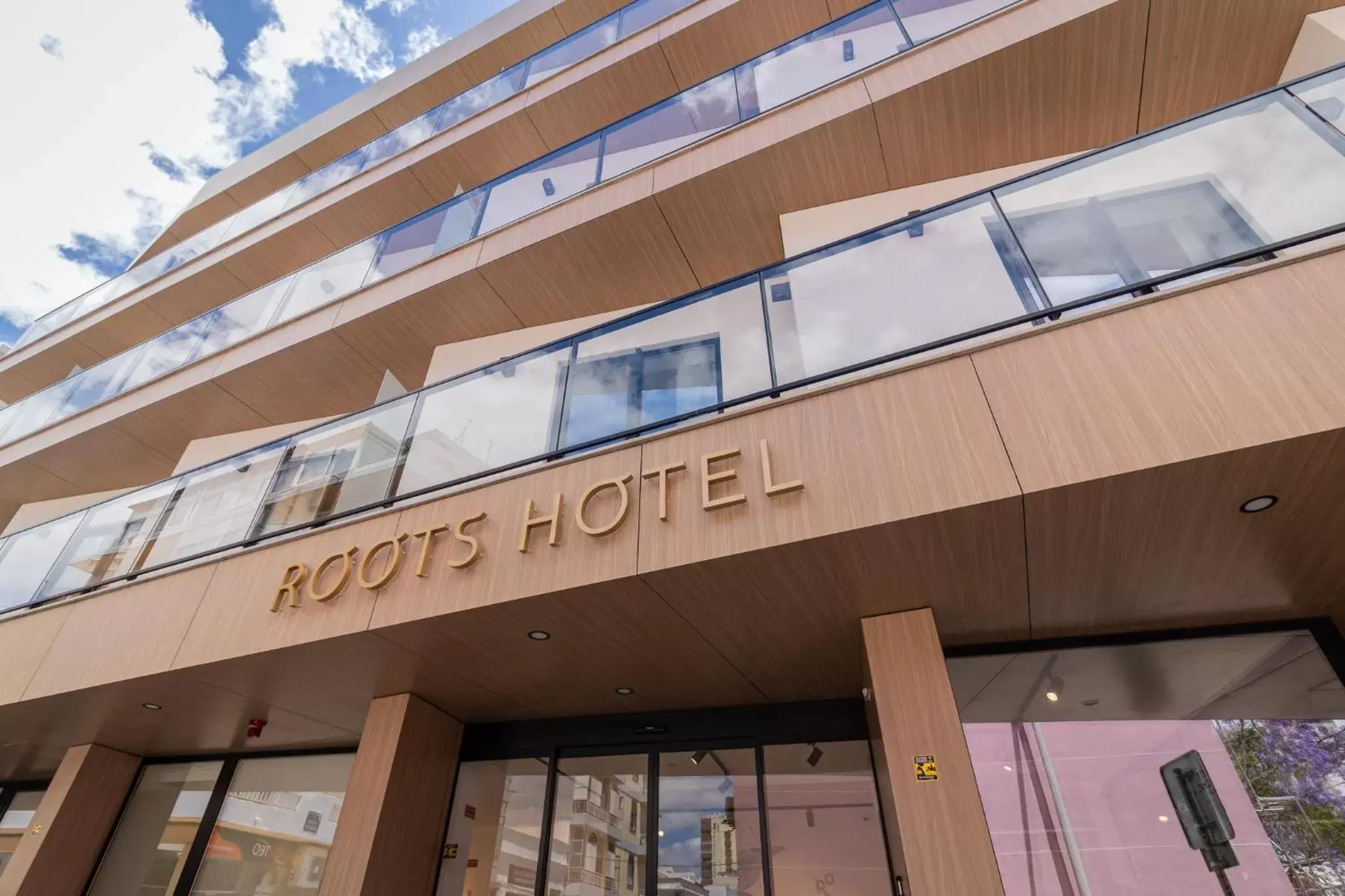 Facade/entrance in Roots Hotel