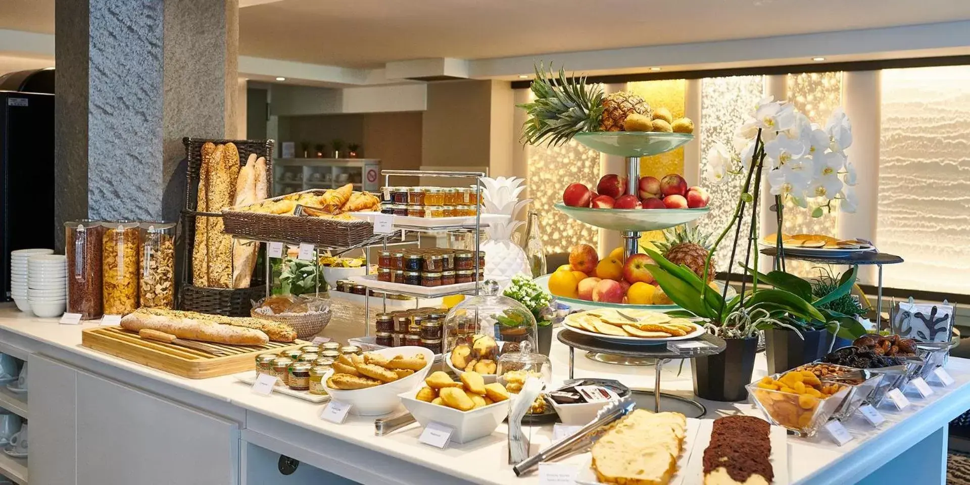 Buffet breakfast, Food in Best Western Plus Hotel Carlton Annecy