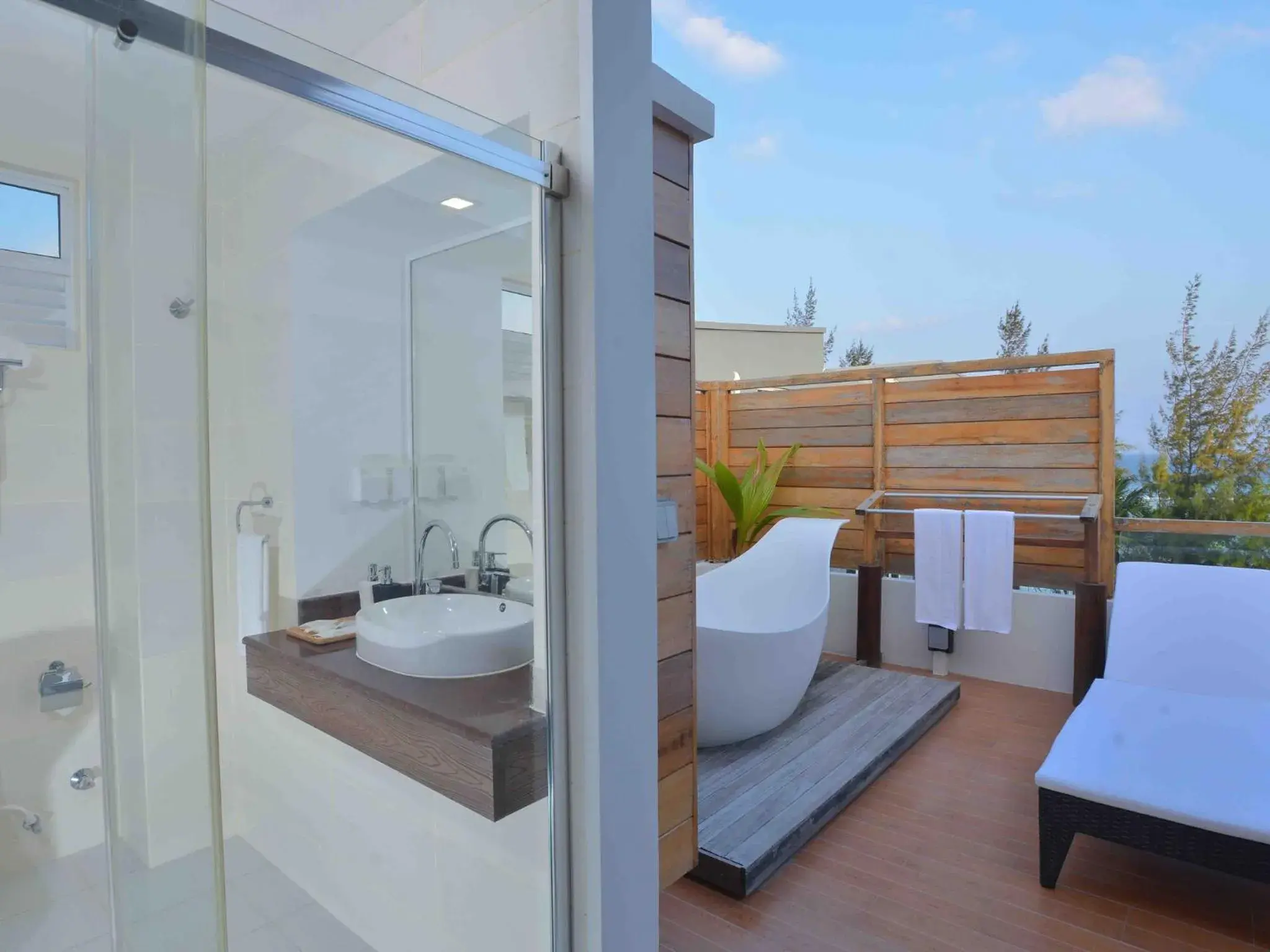 Shower, Bathroom in Coconut Tree Hulhuvilla Beach