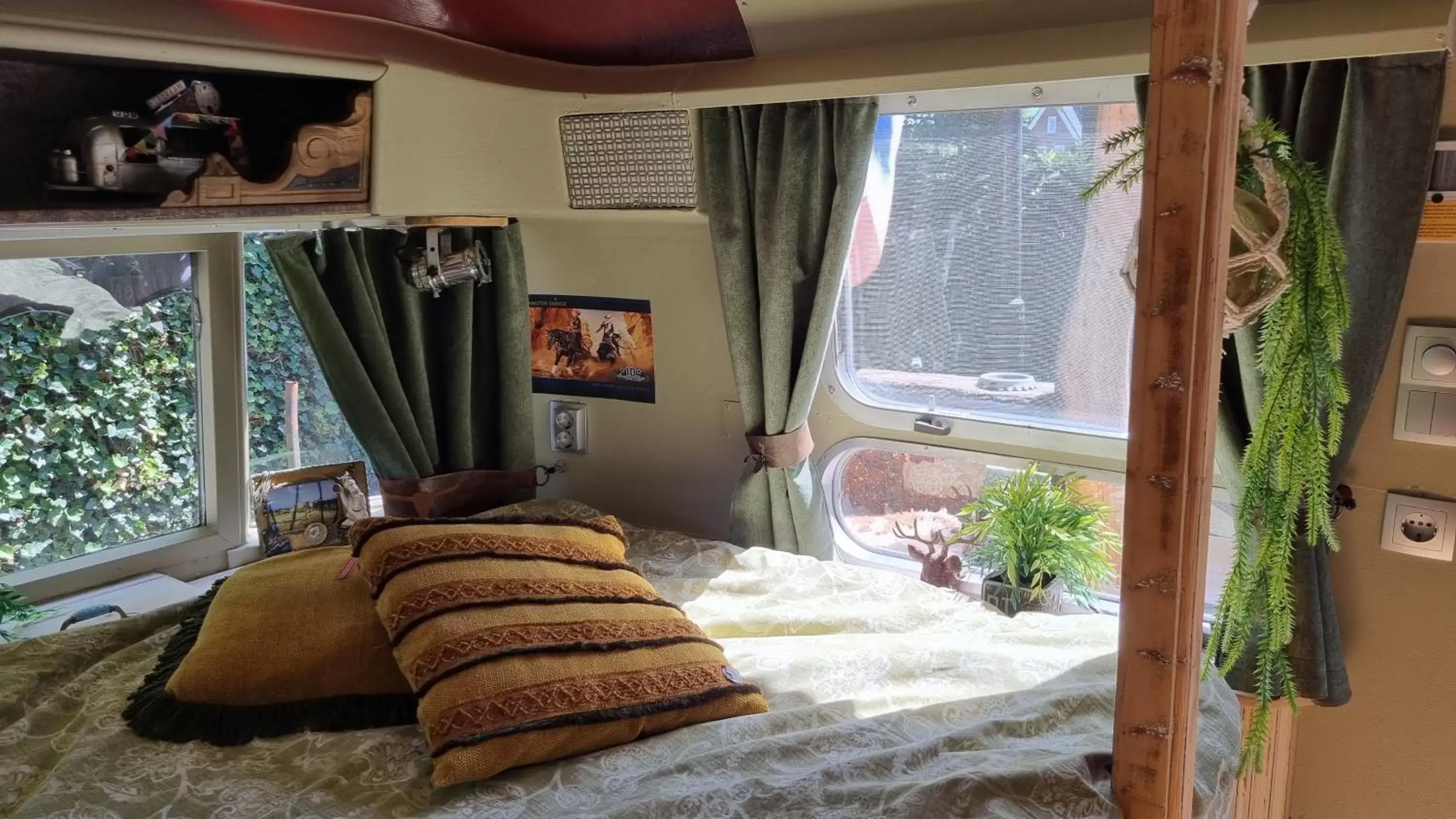 Bedroom in AirstreamNB
