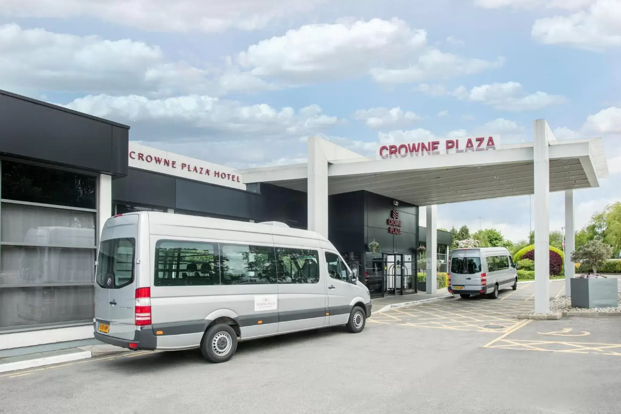 Property Building in Crowne Plaza Manchester Airport