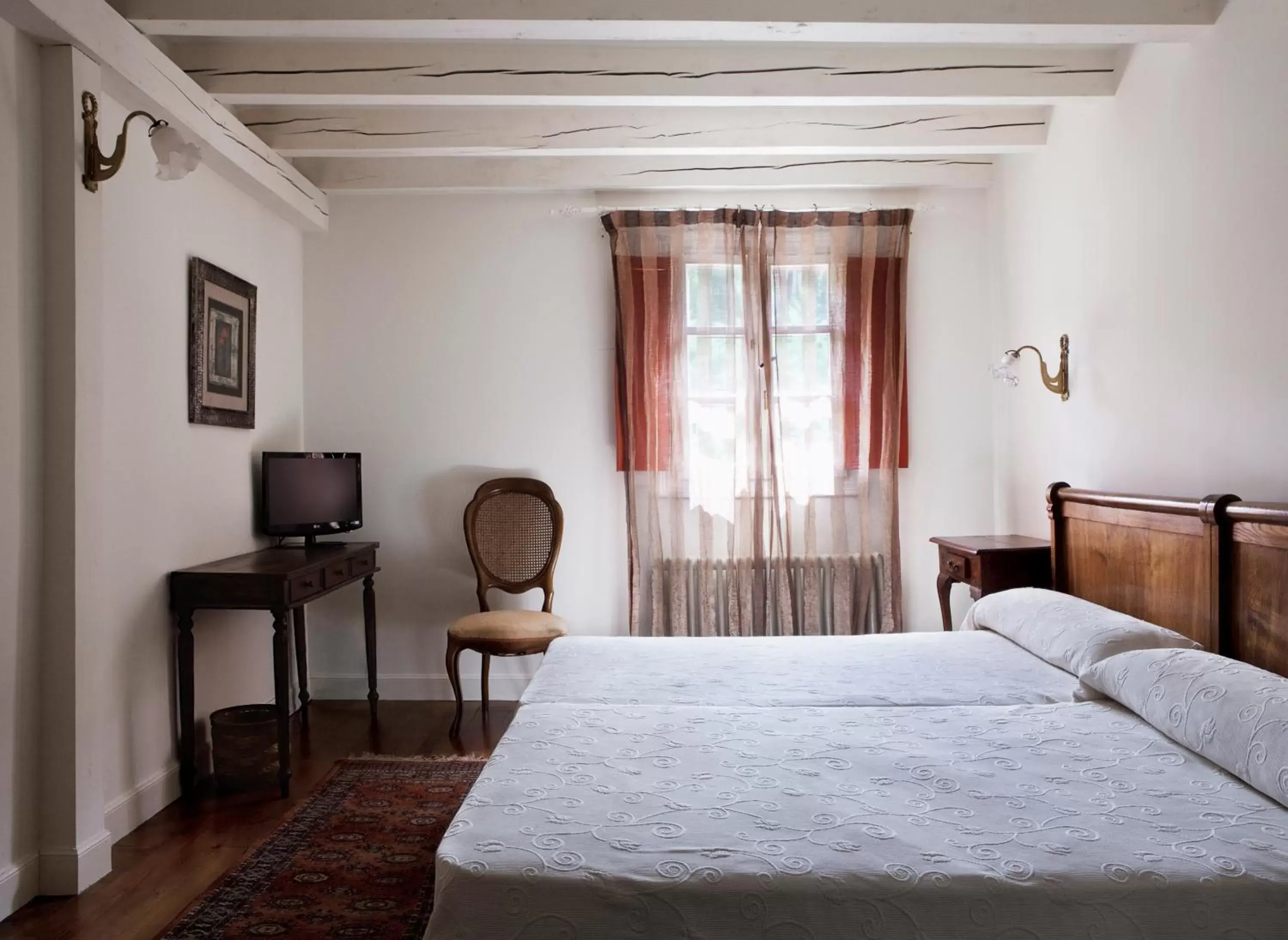 Bedroom, Bed in Hotel IRARAGORRI