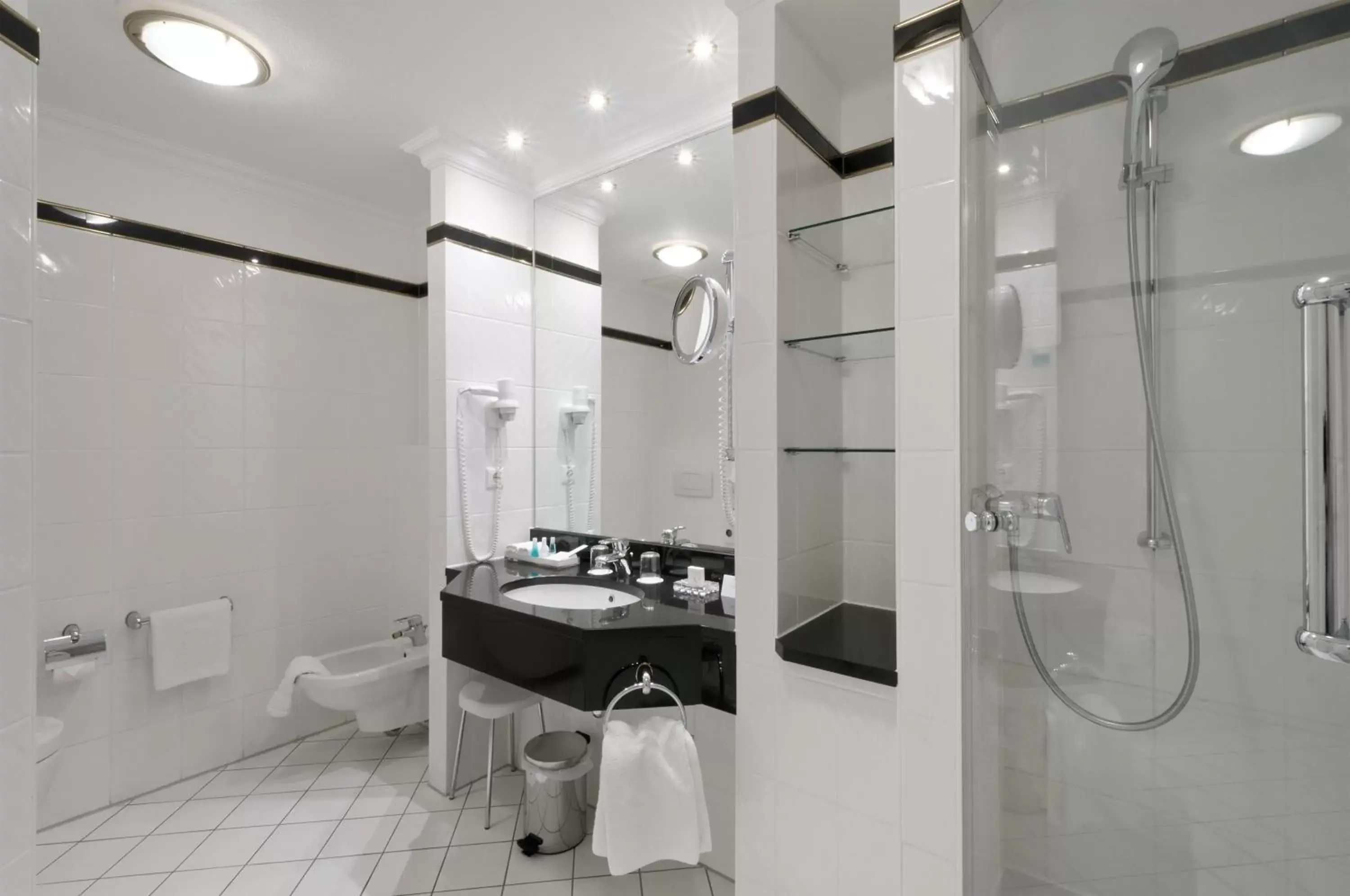 Shower, Bathroom in Steigenberger Hotel Der Sonnenhof