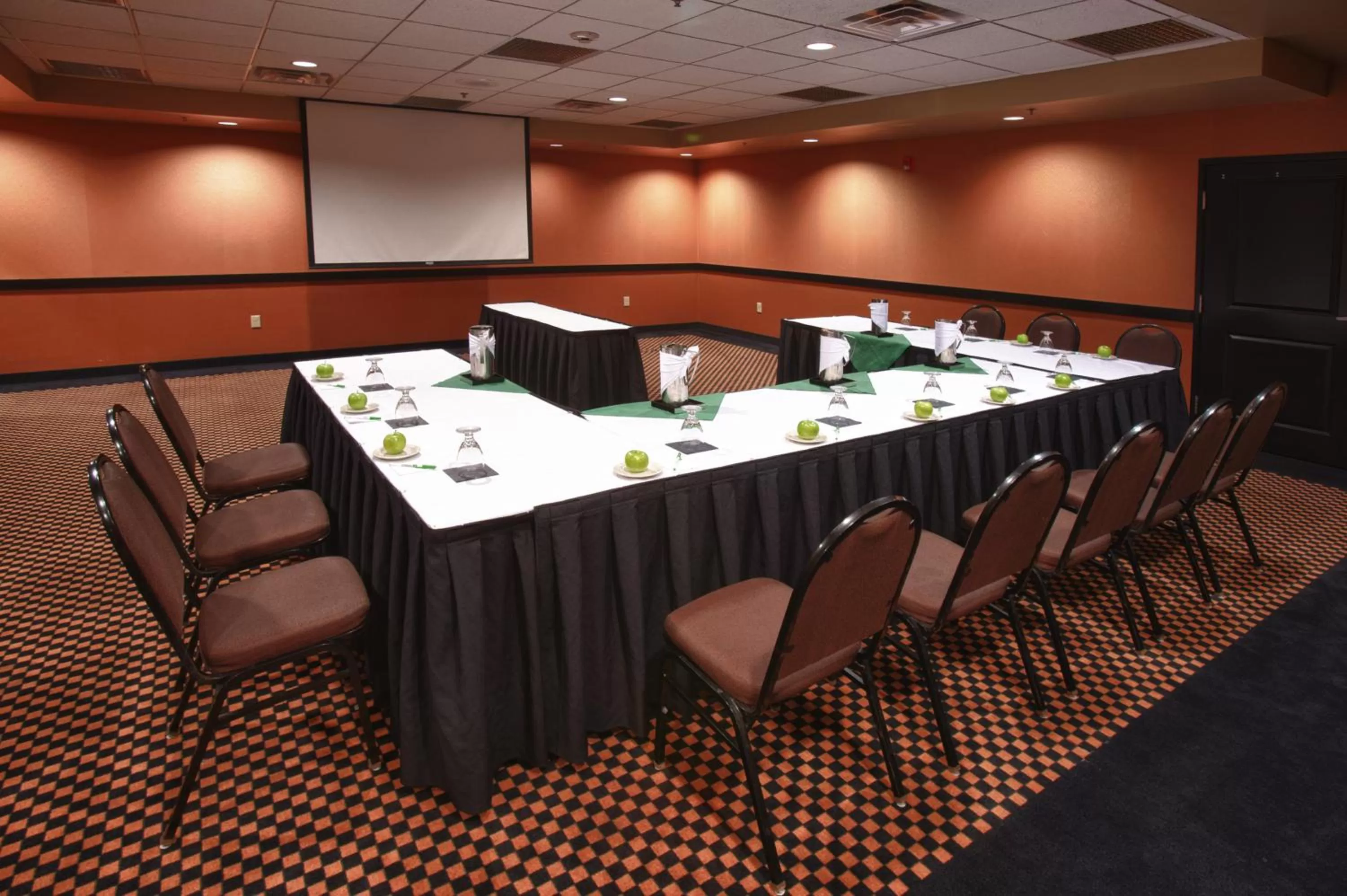 Meeting/conference room in Holiday Inn St. Paul Northeast - Lake Elmo by IHG