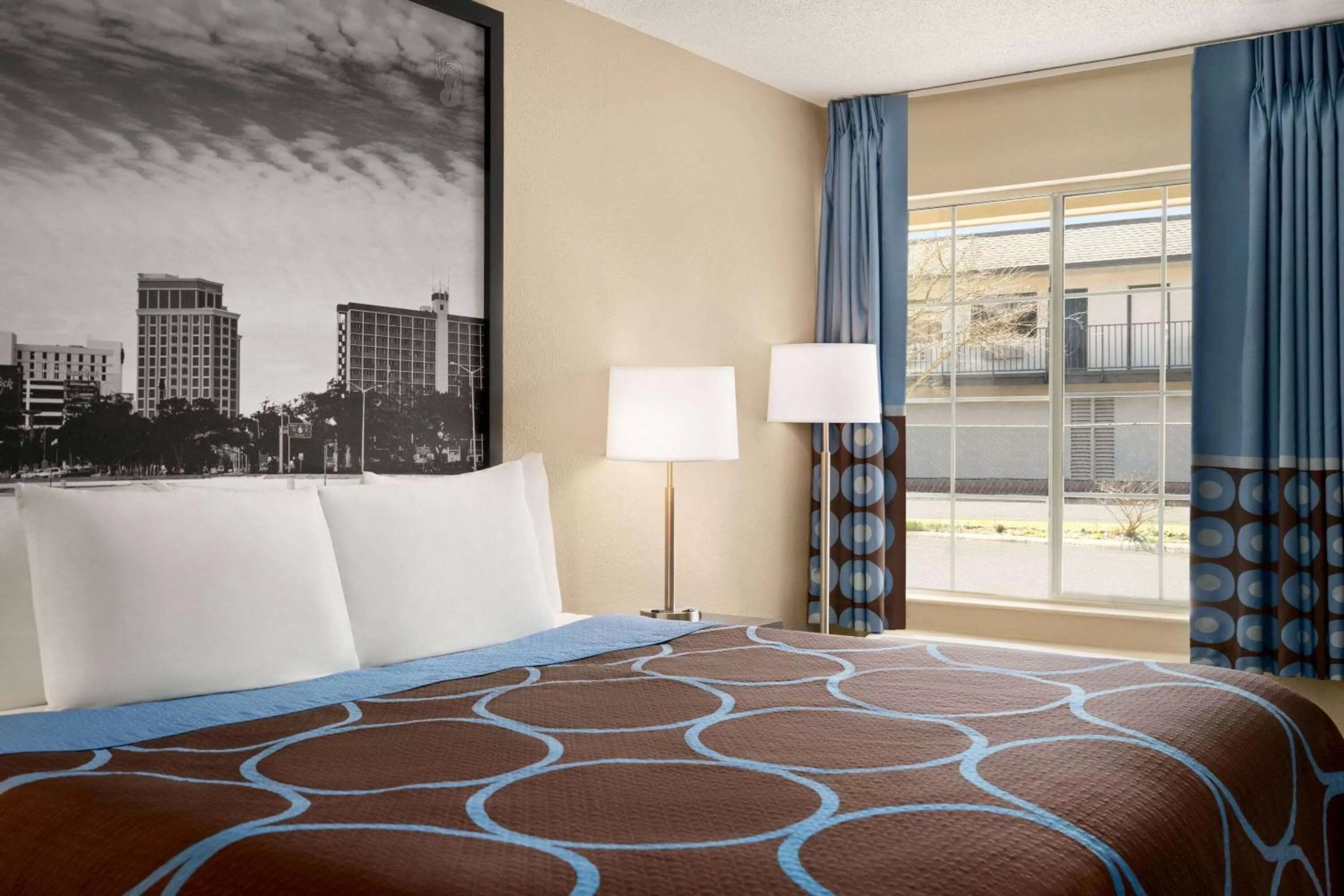 Bedroom, Bed in Super 8 by Wyndham Gulfport Airport NW Near Biloxi