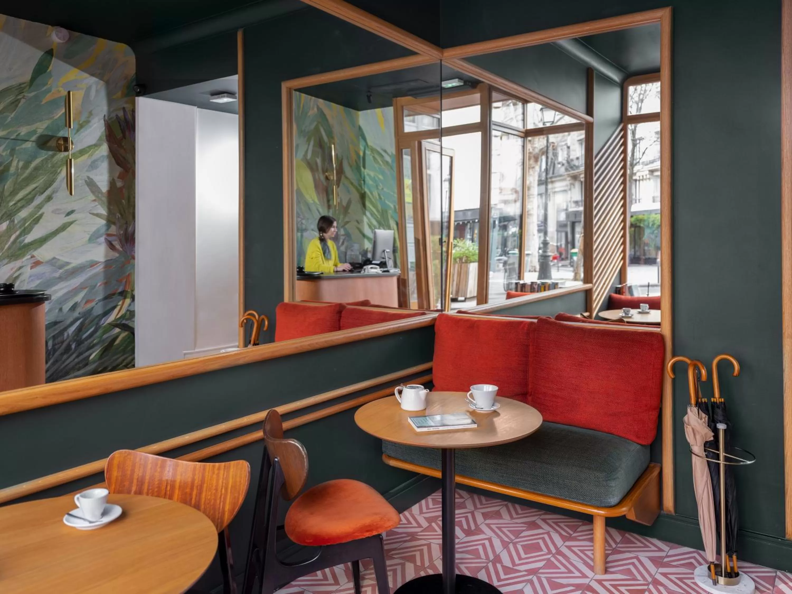 Lobby or reception in Hôtel Edgar & Achille