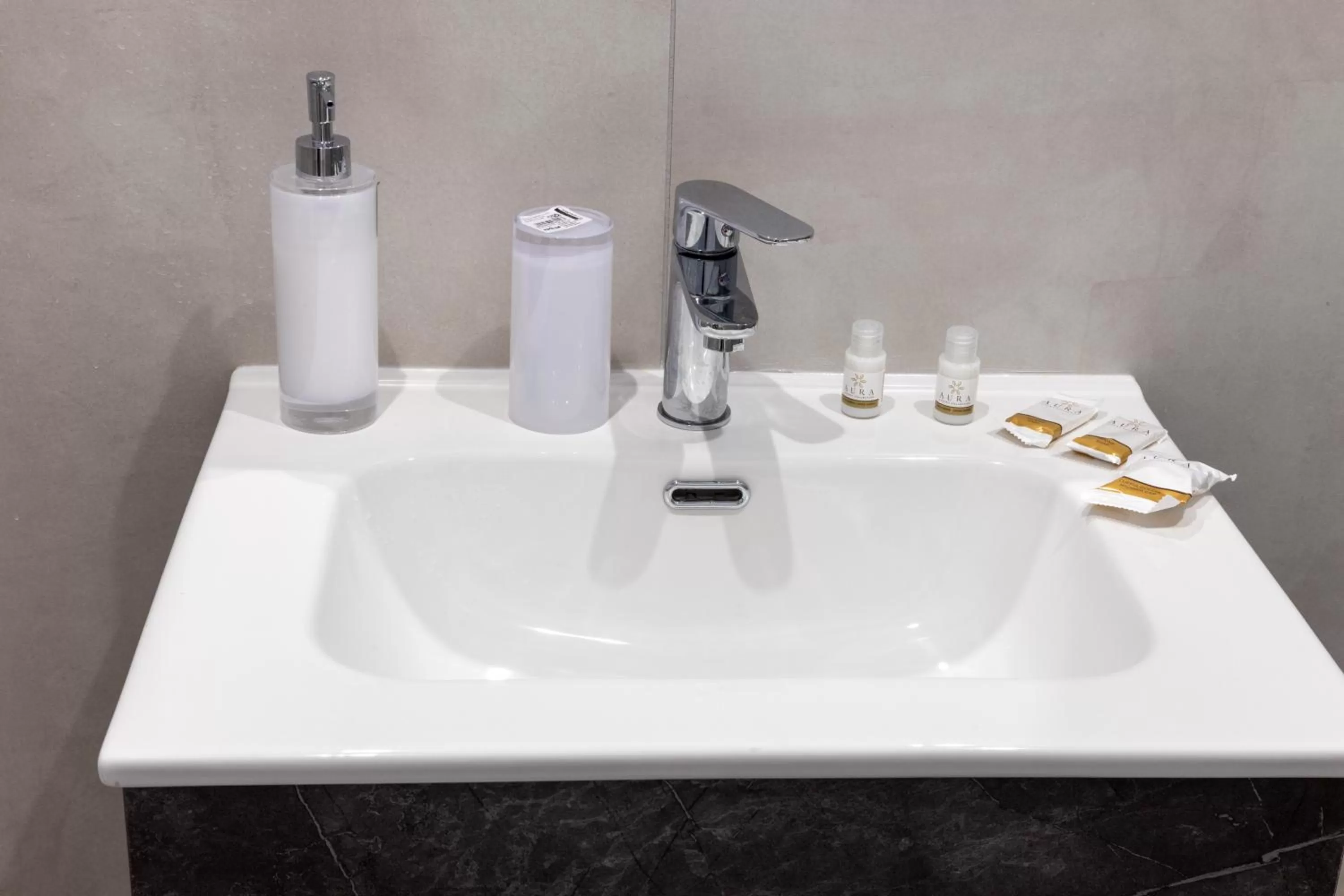 Bathroom in Partenope Guest House