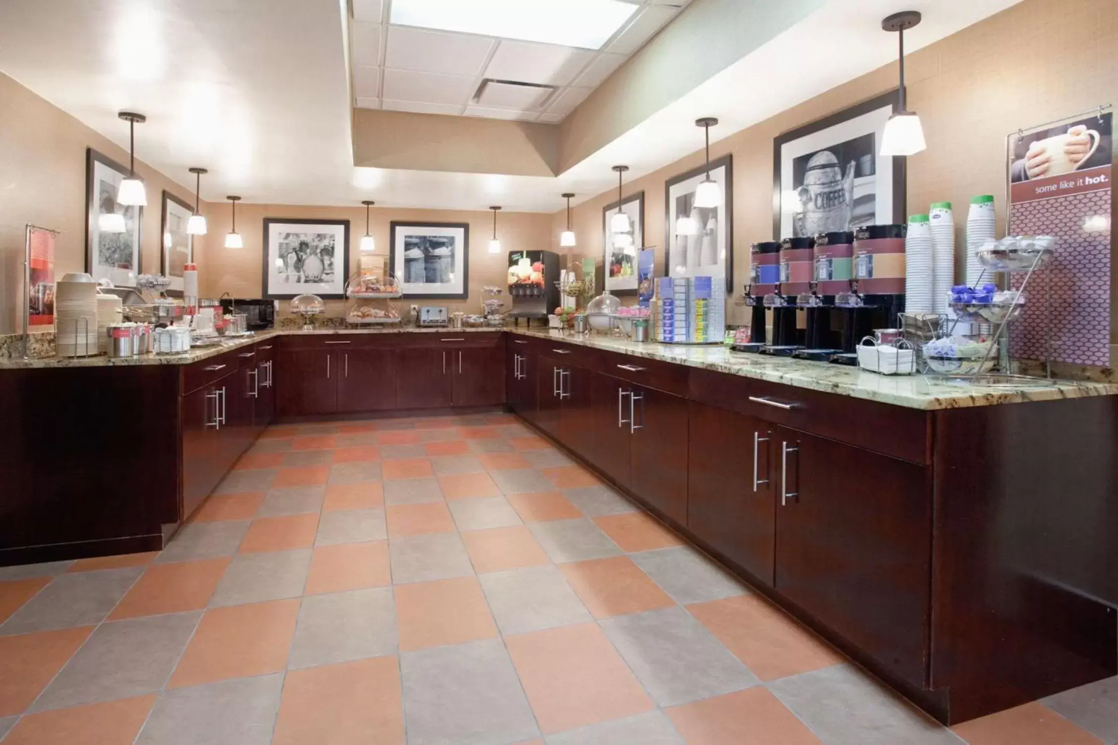 Dining area, Restaurant/Places to Eat in Hampton Inn Cincinnati Kings Island