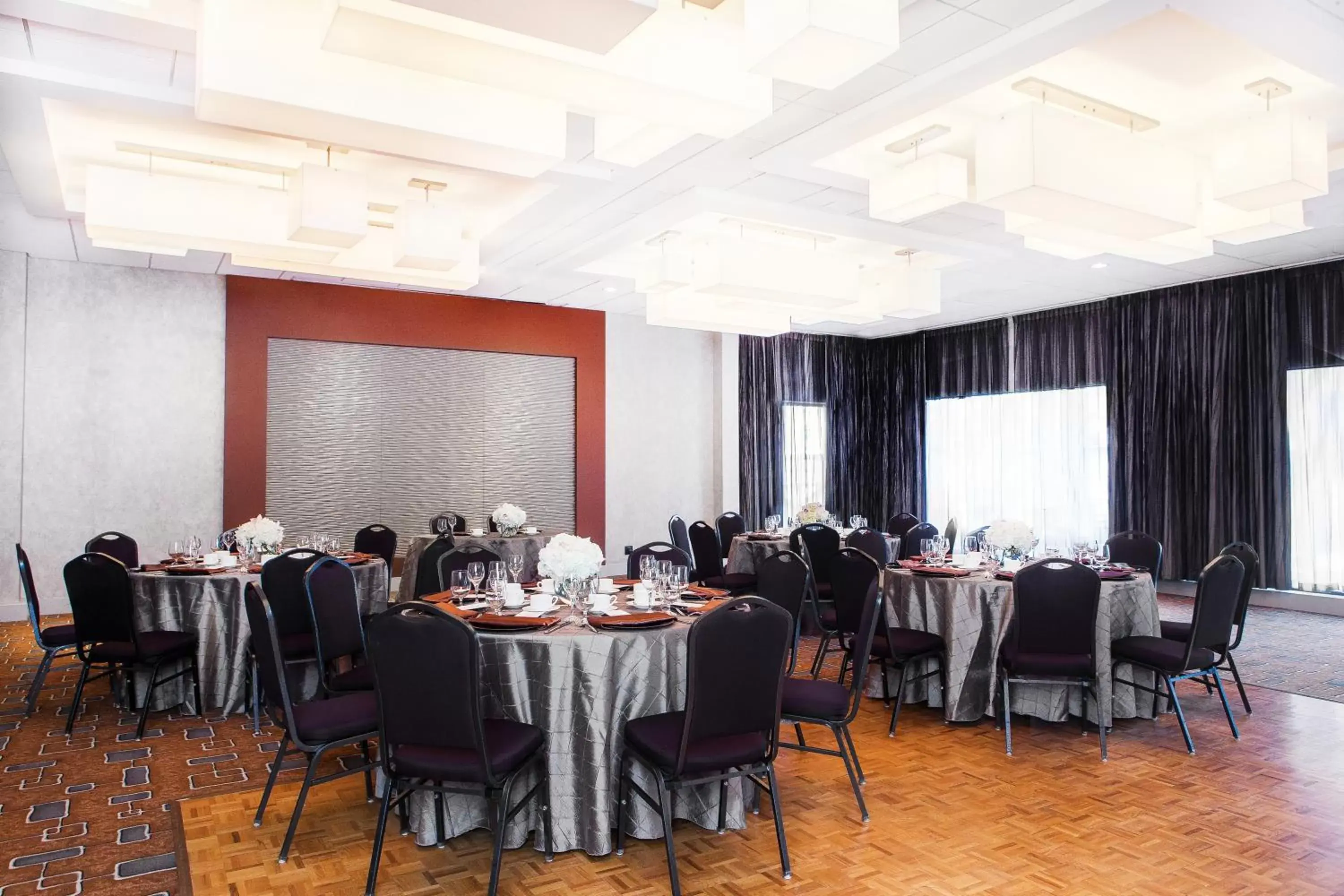 Banquet/Function facilities, Restaurant/Places to Eat in Matrix Hotel