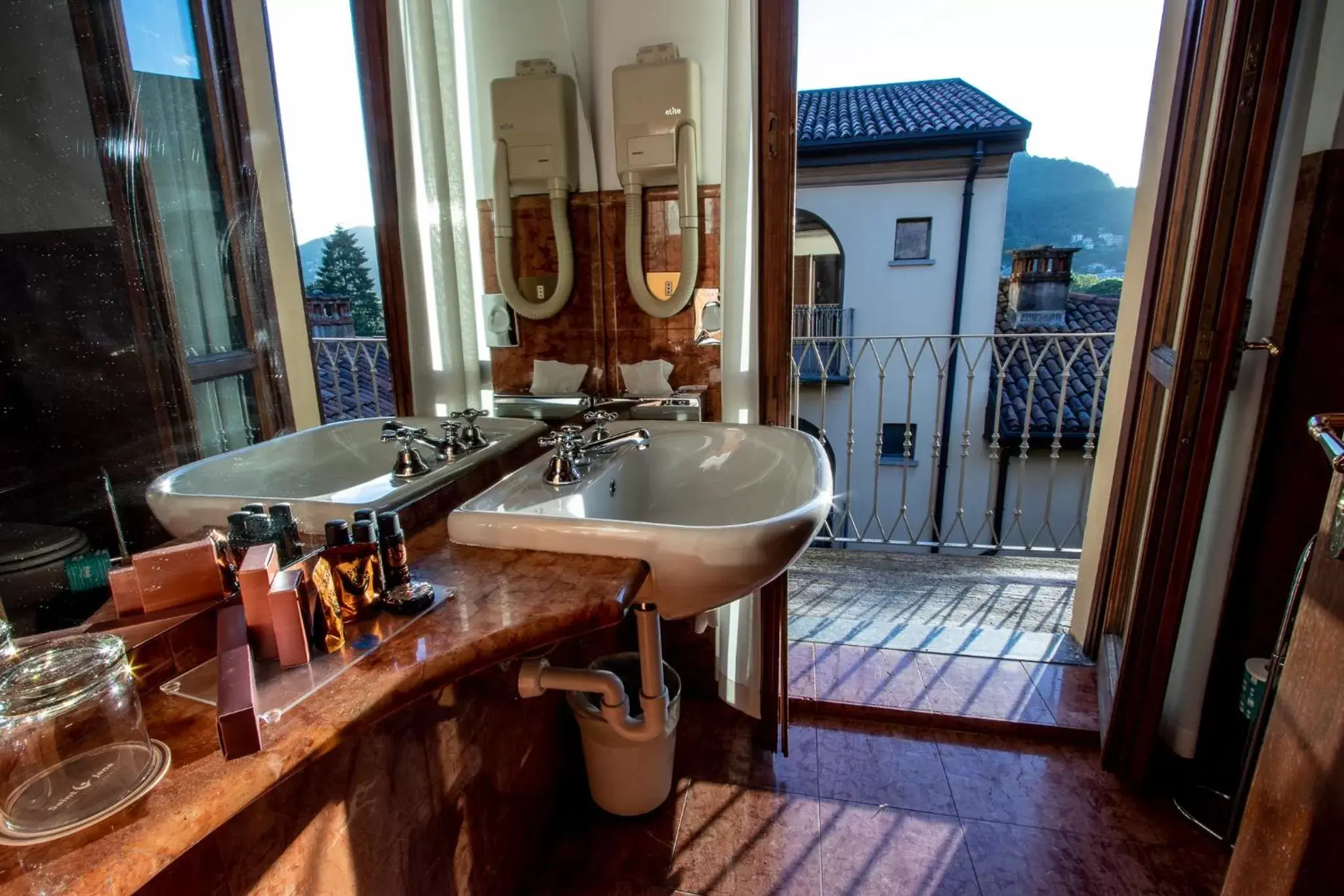 Bathroom in Albergo Le Due Corti