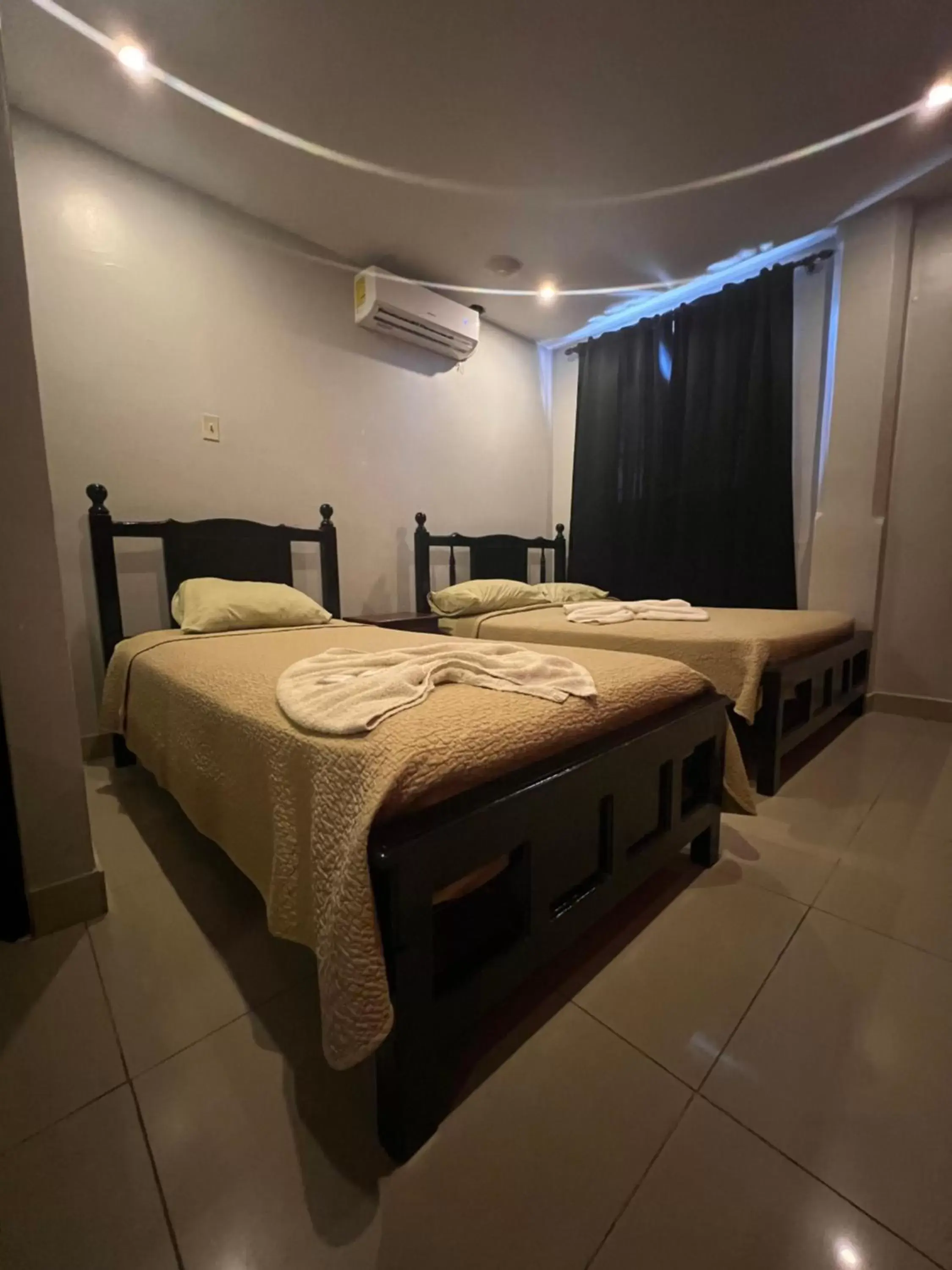 Twin Room in La Cubana Hotel & Suites Twin Room in La Cubana Hotel & Suites