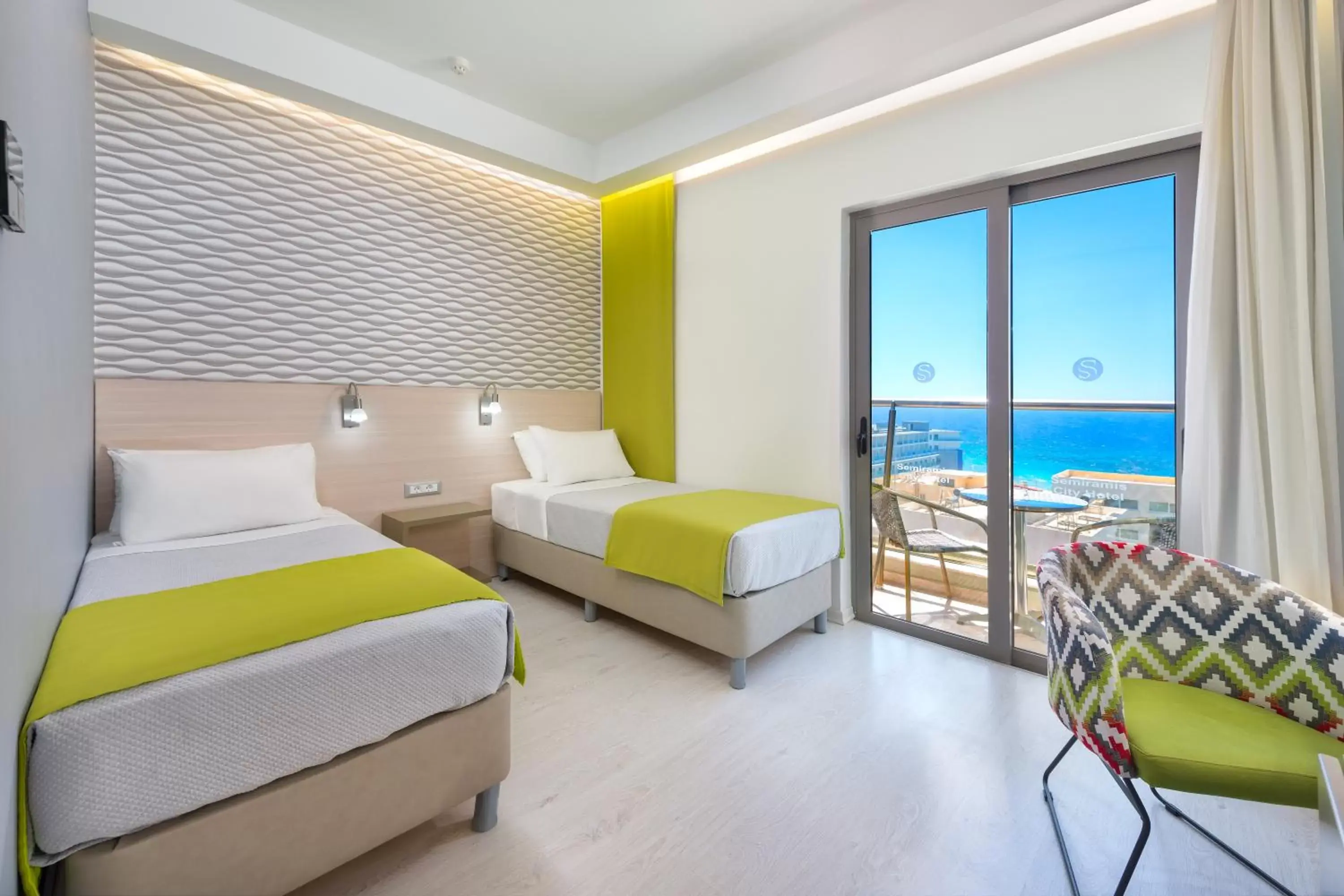 Sea view, Bed in Semiramis City Hotel