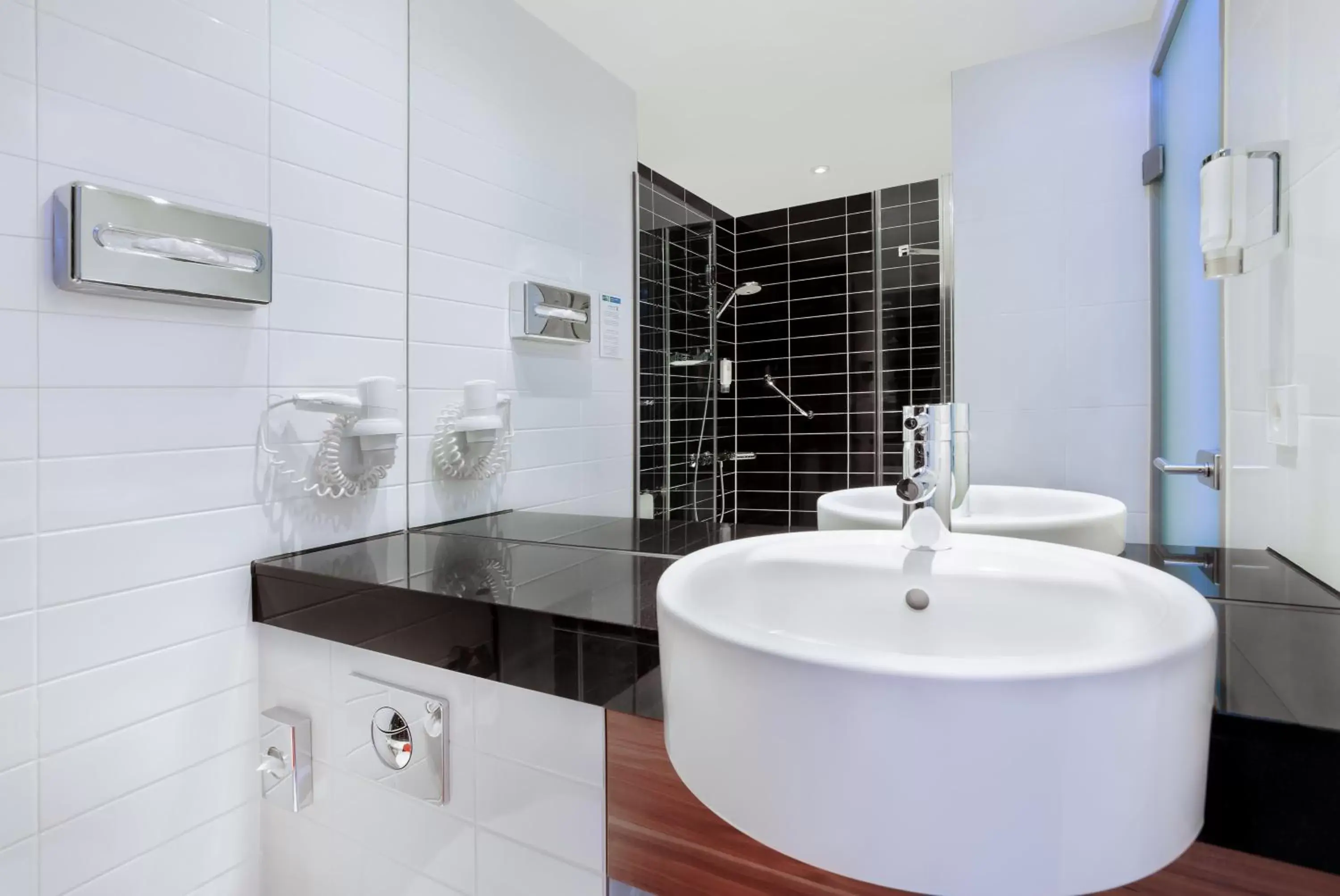 Standard Queen Room with Sofa Bed in Holiday Inn Express Augsburg, an IHG Hotel Standard Queen Room with Sofa Bed in Holiday Inn Express Augsburg, an IHG Hotel