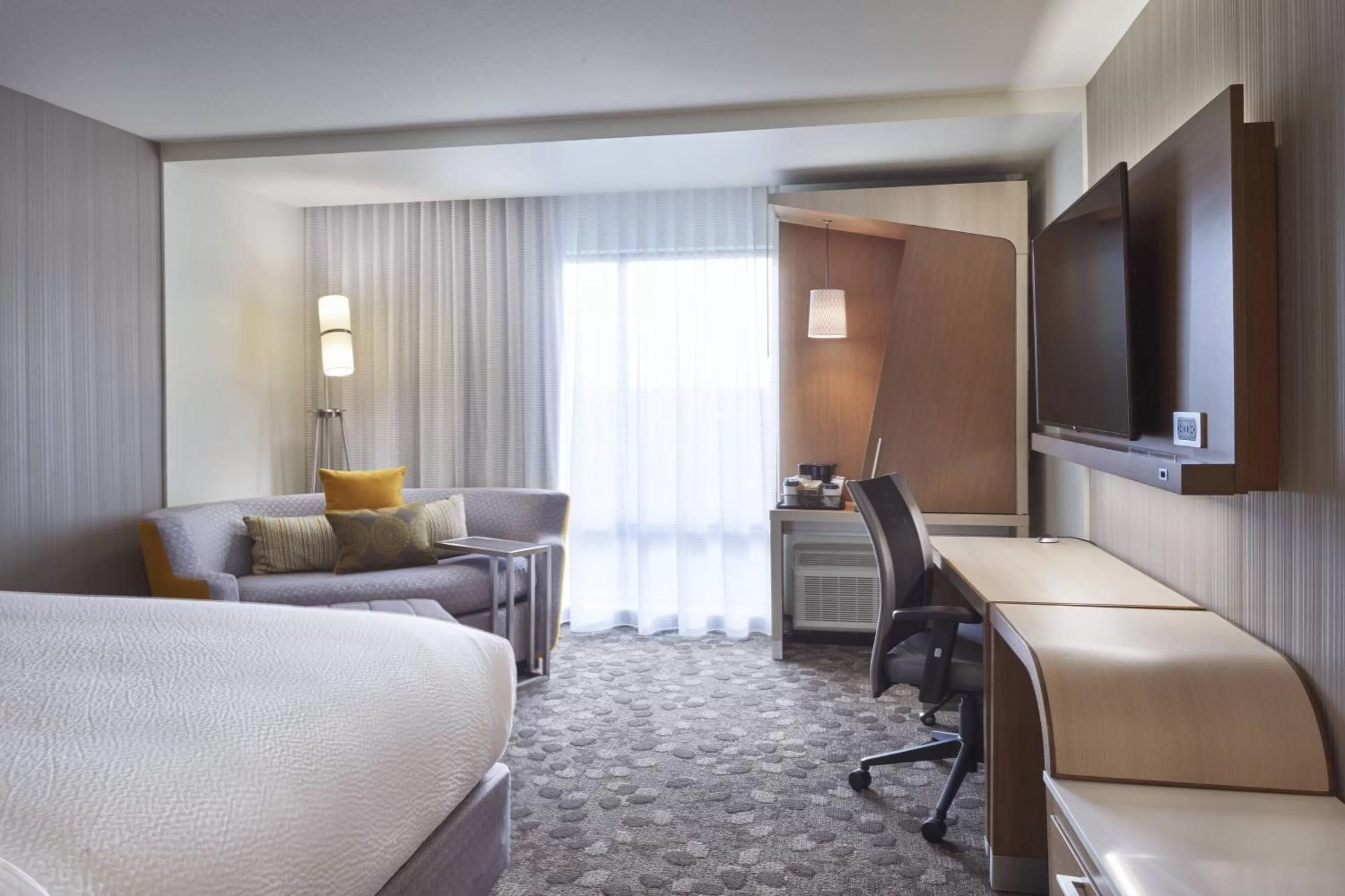 King Room with Sofa Bed - Hearing Accessible in Courtyard by Marriott Jackson