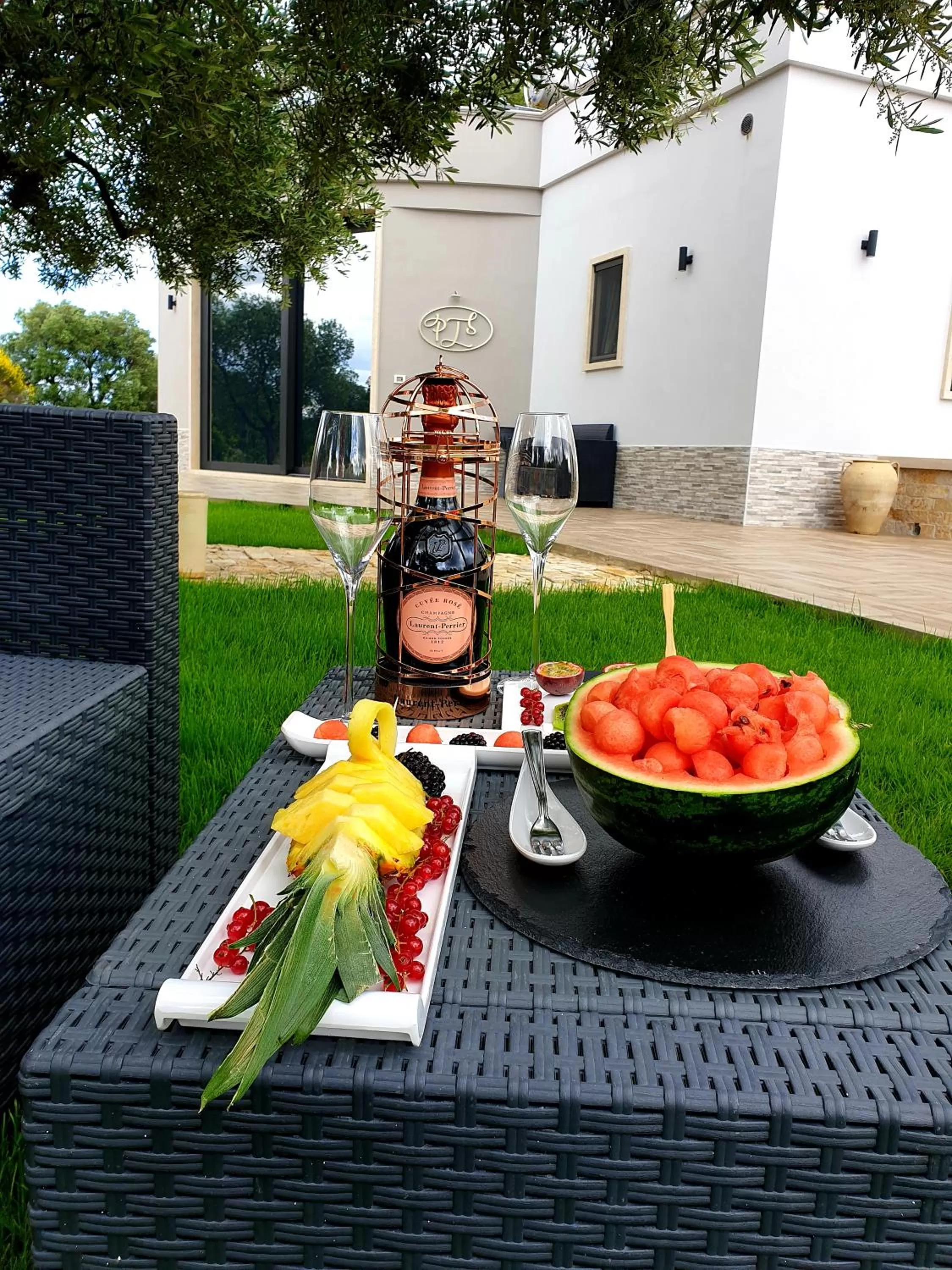 Pandora Luxury Suite