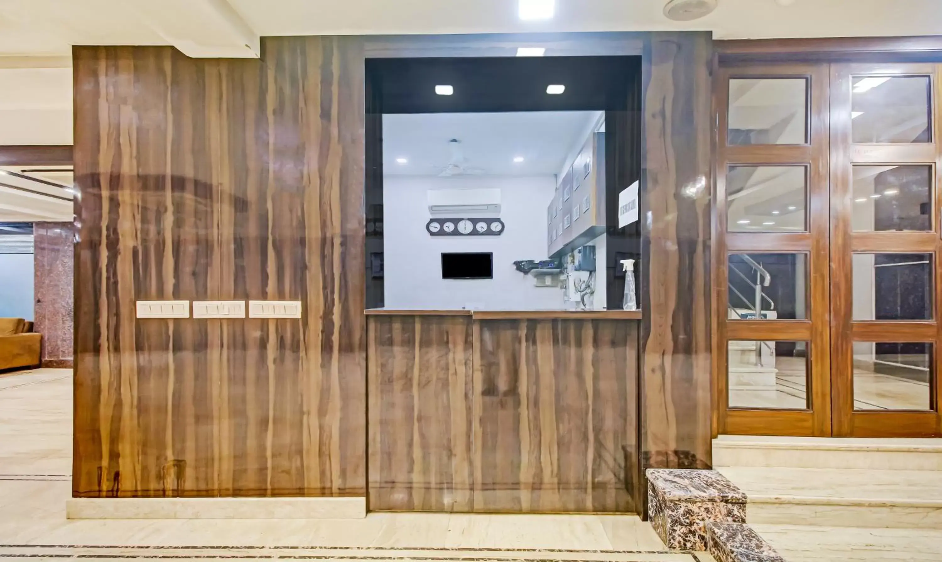 Lobby or reception in Treebo Sreema Saltlake Near City Centre Mall Lobby or reception in Treebo Sreema Saltlake Near City Centre Mall