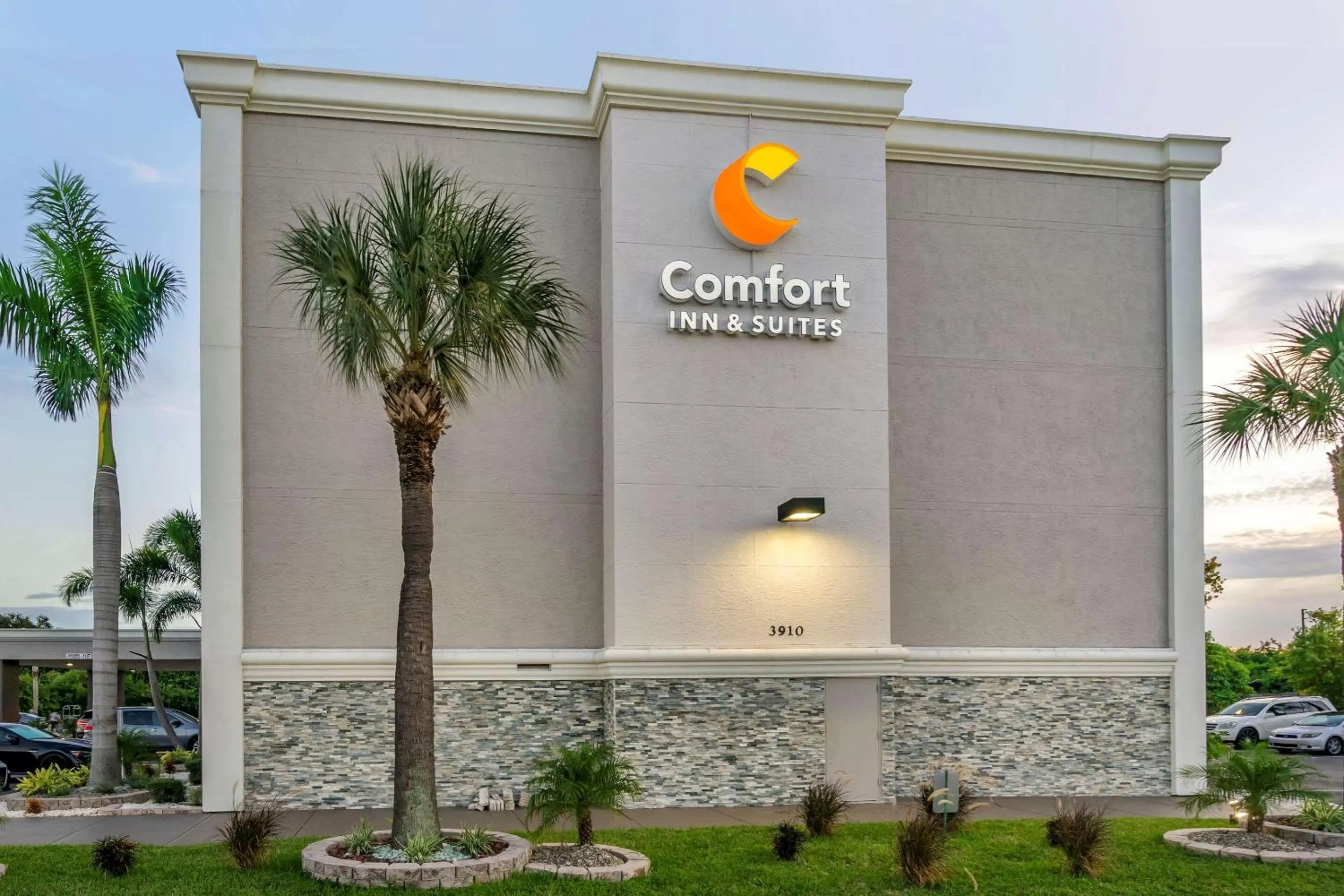 Property building in Comfort Inn & Suites St Pete - Clearwater International Airport