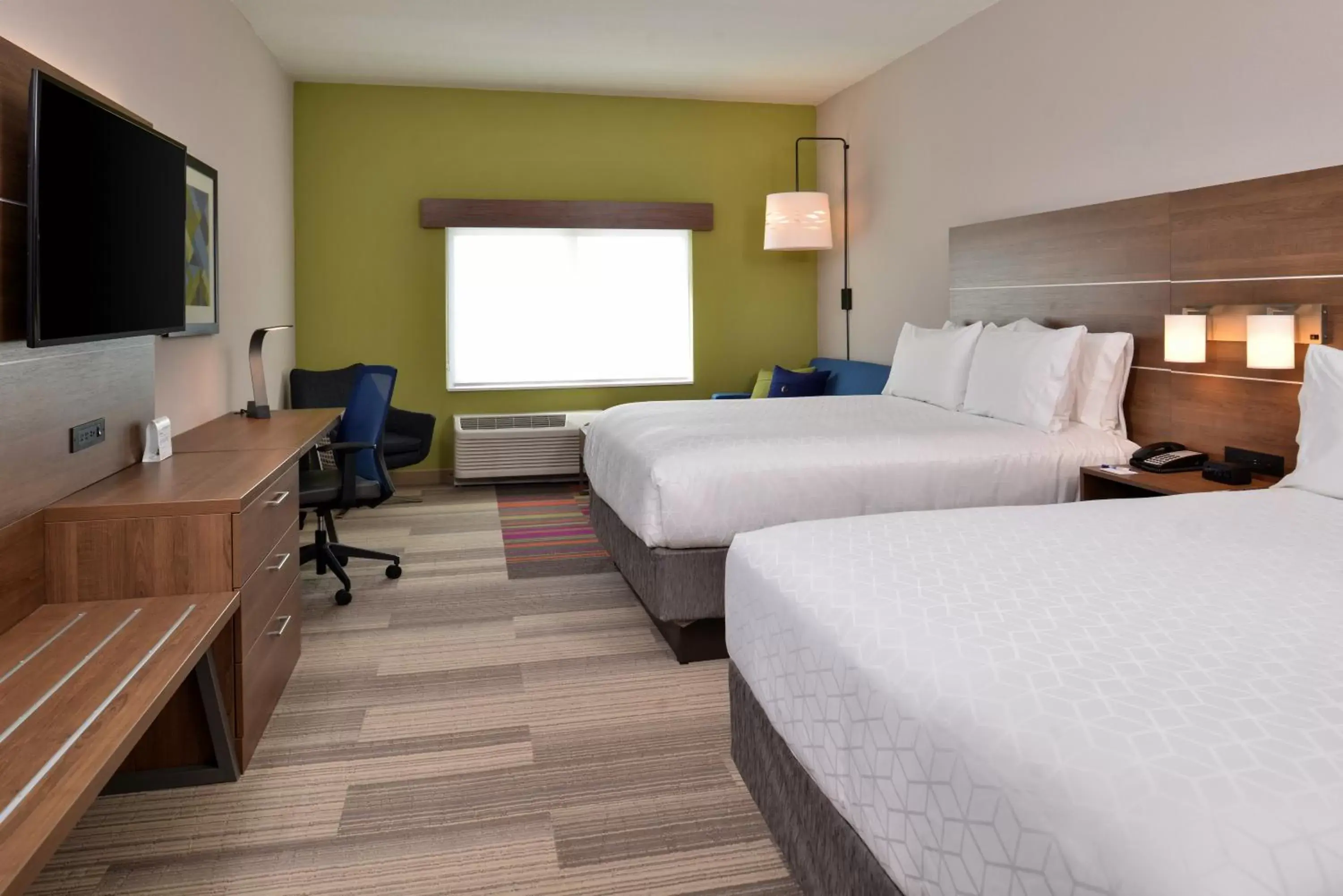 Photo of the whole room, Bed in Holiday Inn Express & Suites Alachua - Gainesville Area, an IHG Hotel