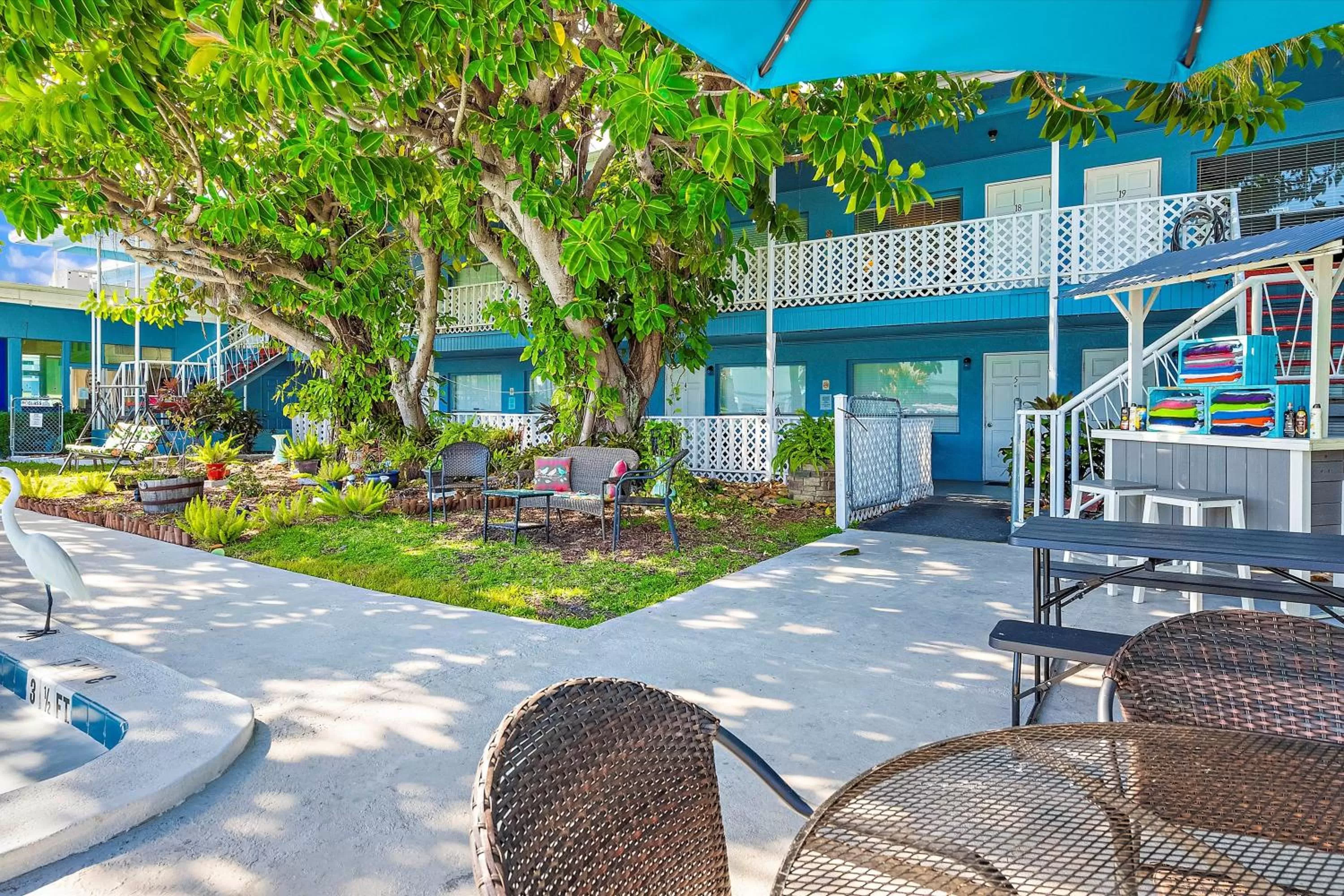 Swimming pool in Malibu Resort Motel
