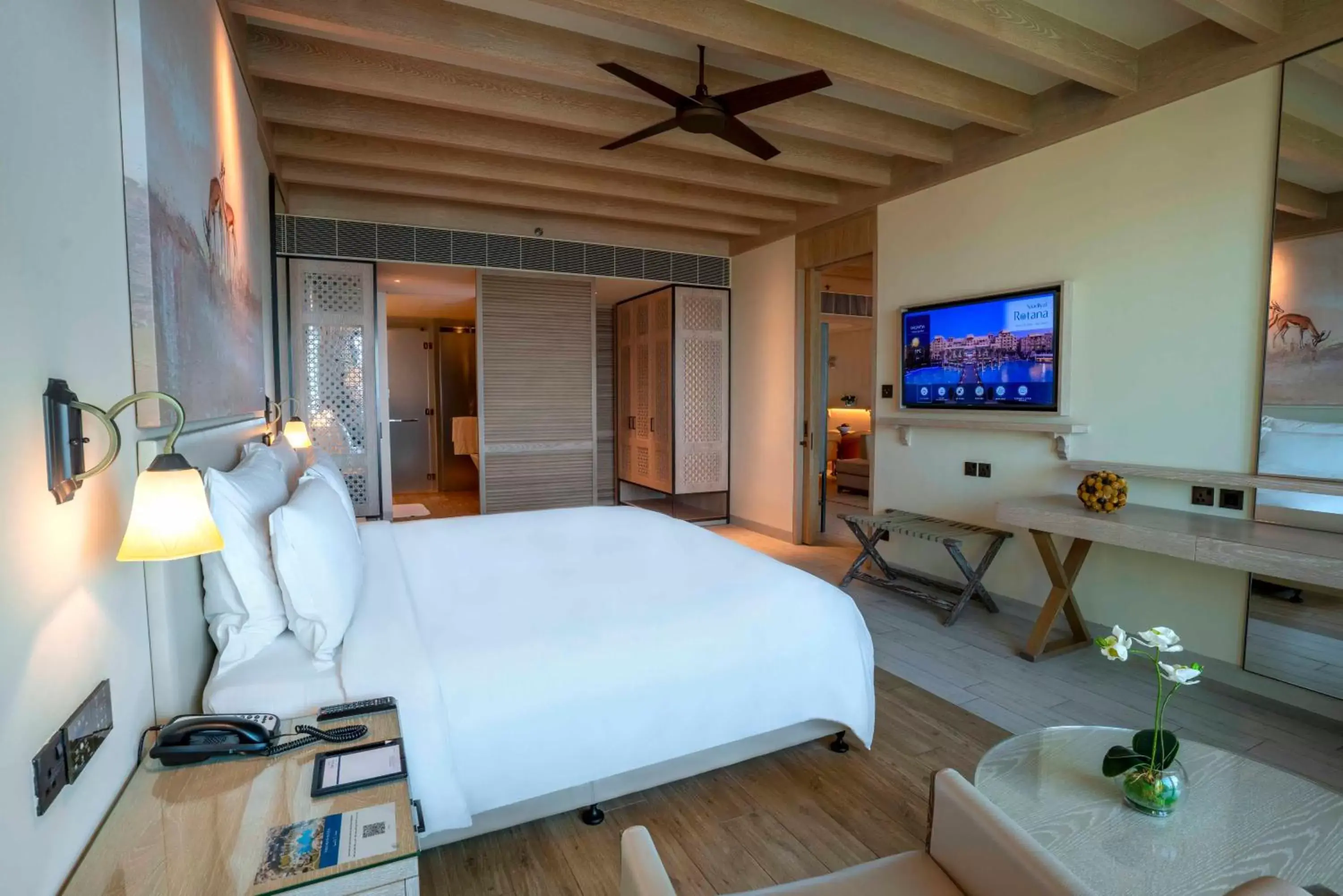 Bed in Saadiyat Rotana Resort and Villas