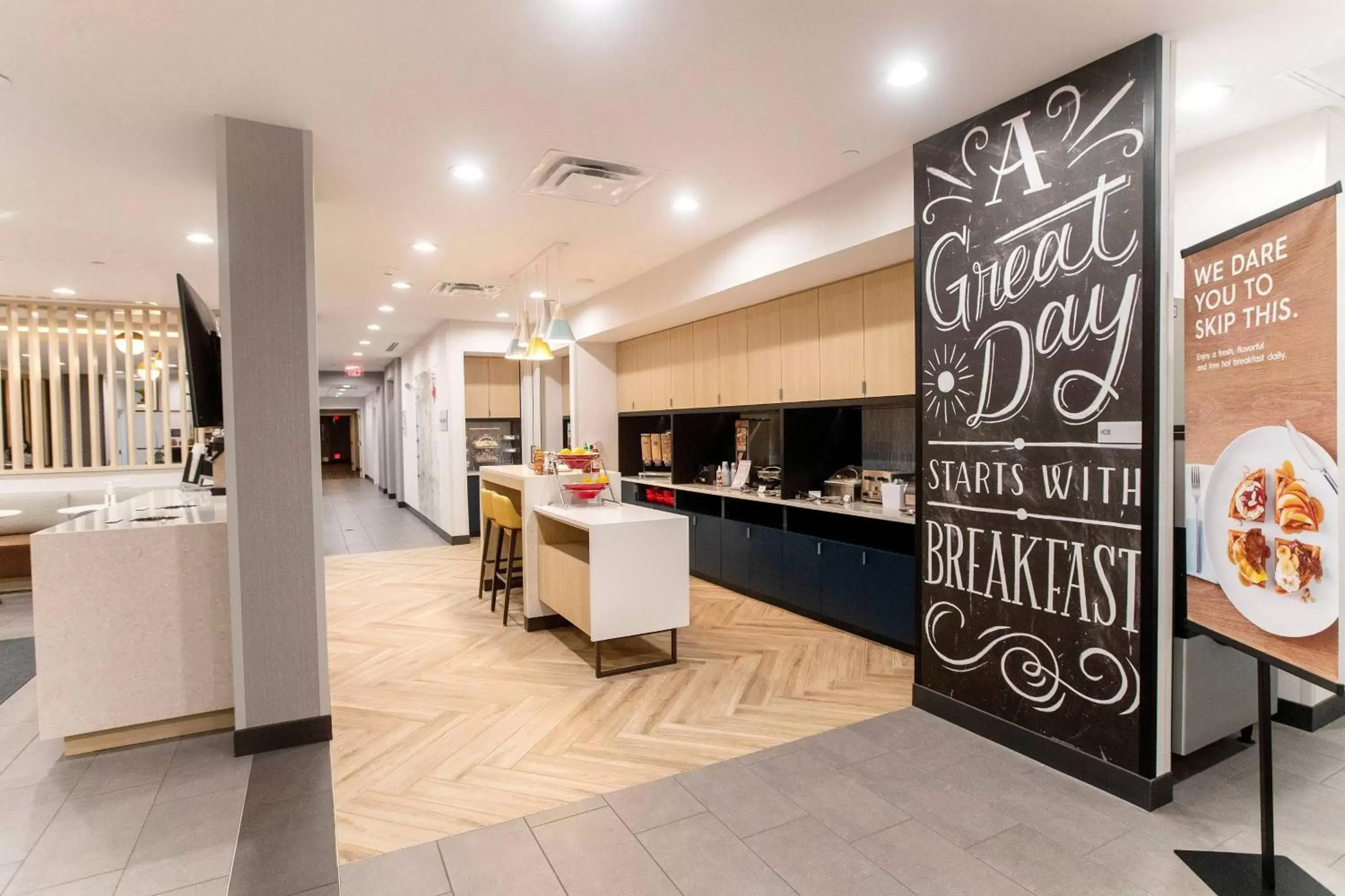 Breakfast in TownePlace Suites by Marriott Conroe