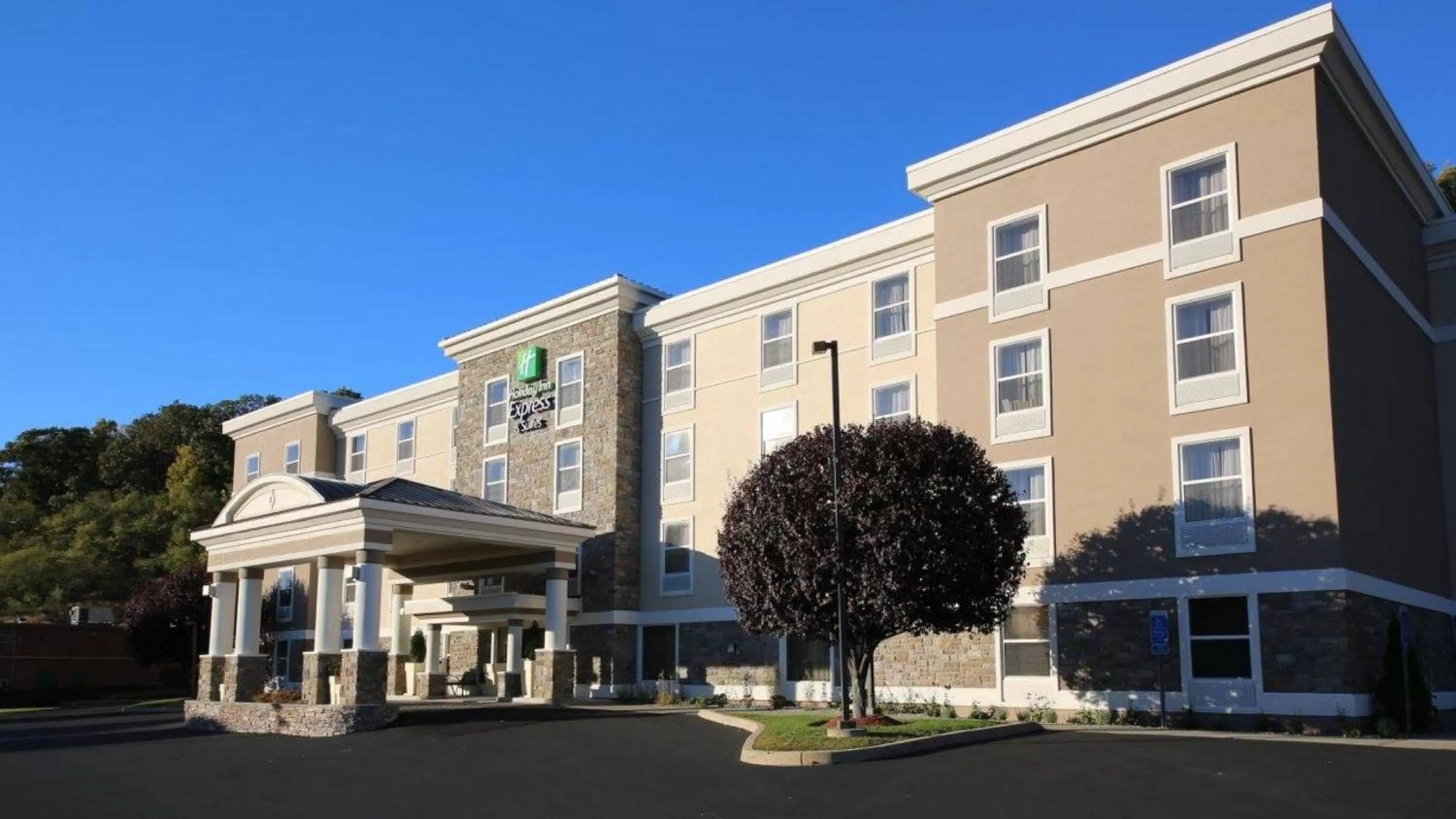 Holiday Inn Express Danbury I-84, an IHG Hotel