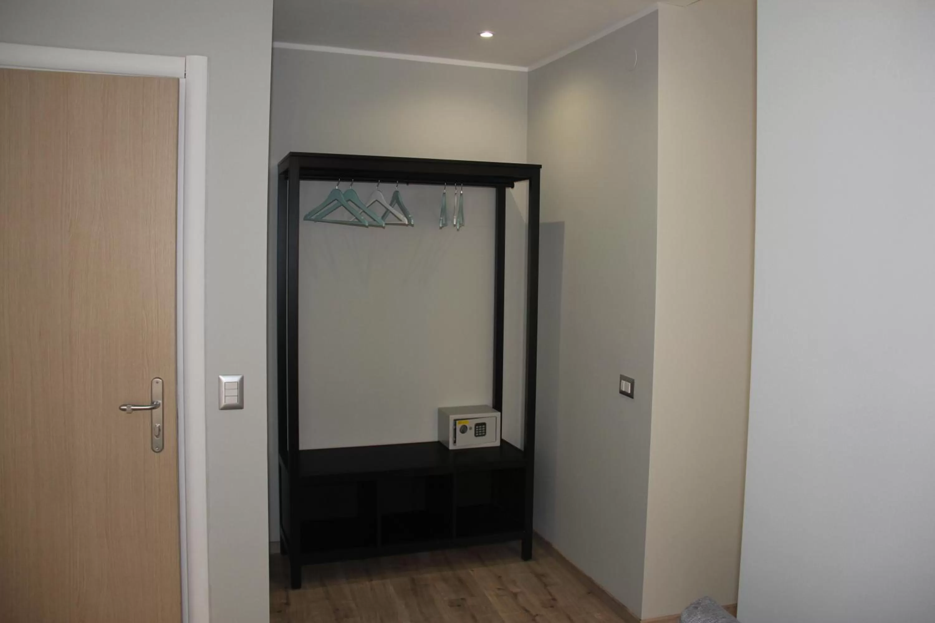 wardrobe in B&B Matteo Bonello