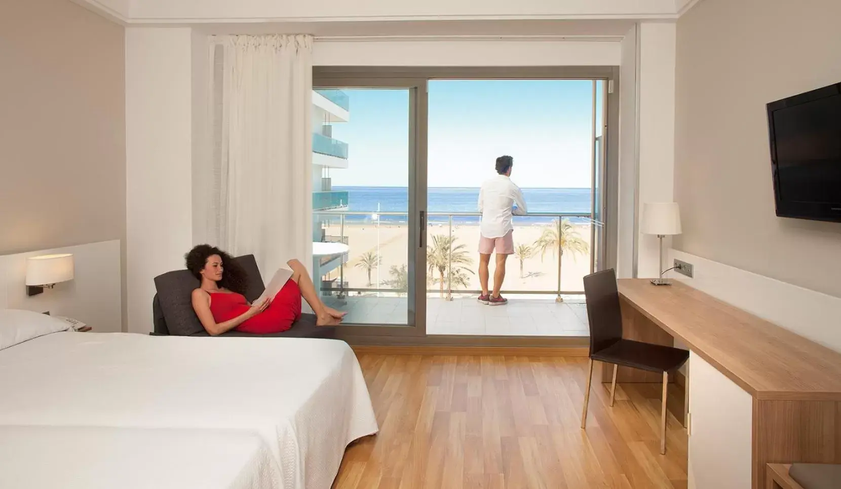 Balcony/Terrace, Bed in RH Bayren Hotel & Spa 4* Sup Balcony/Terrace, Bed in RH Bayren Hotel & Spa 4* Sup