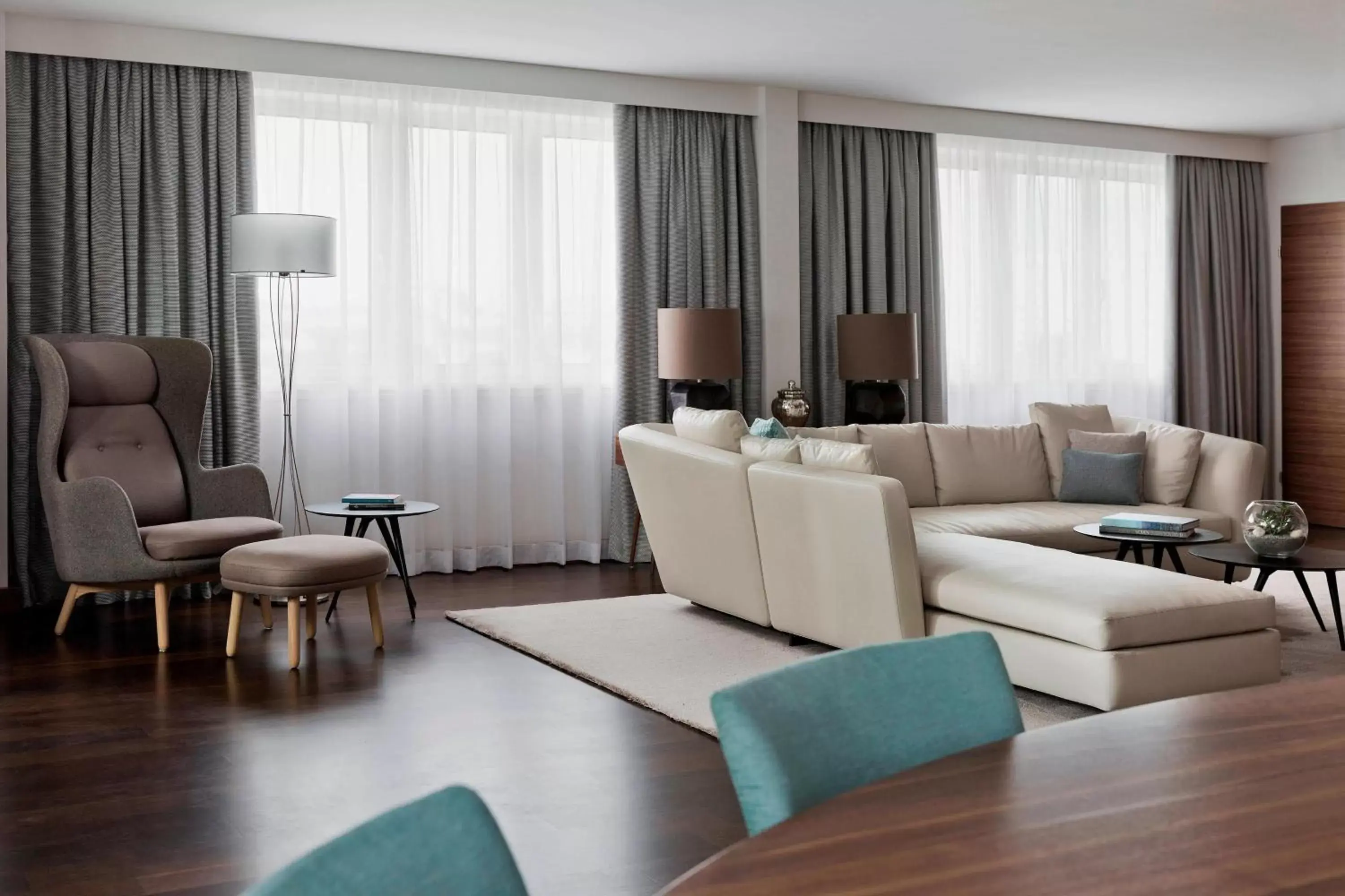 Living room, Seating Area in Vienna Marriott Hotel
