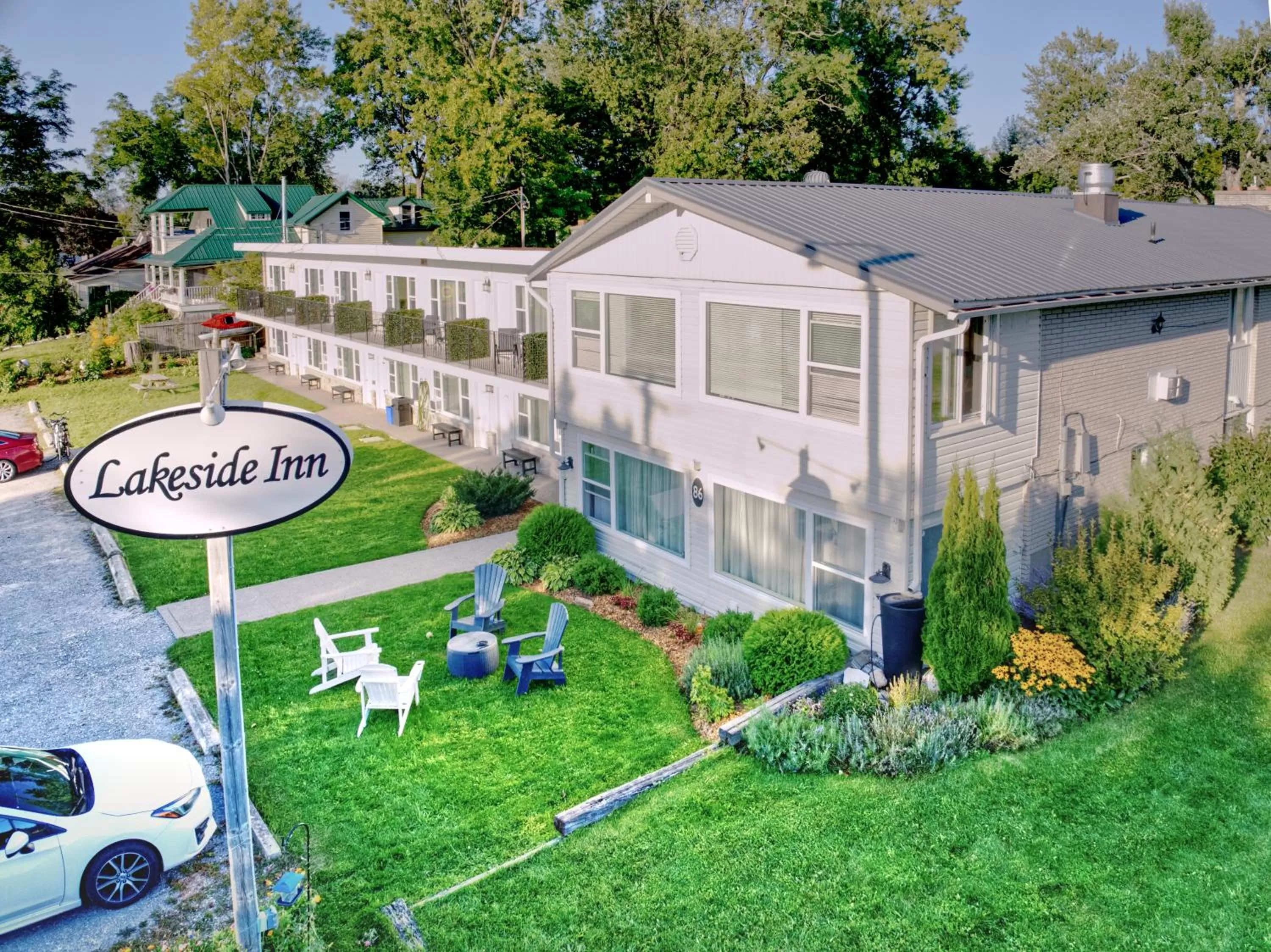 Property building in Lakeside Inn