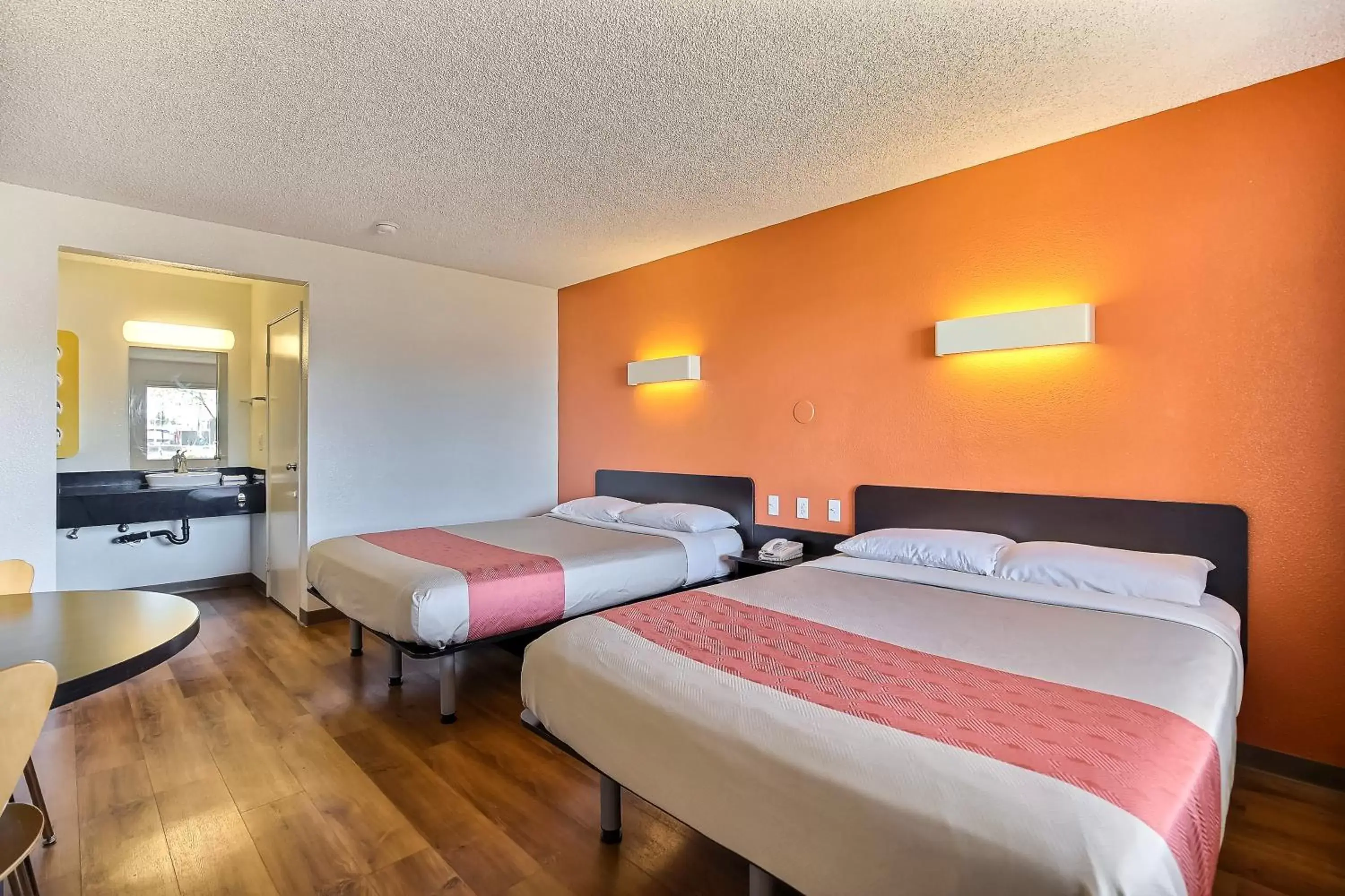 Bedroom, Bed in Motel 6-Oakland, CA - Embarcadero