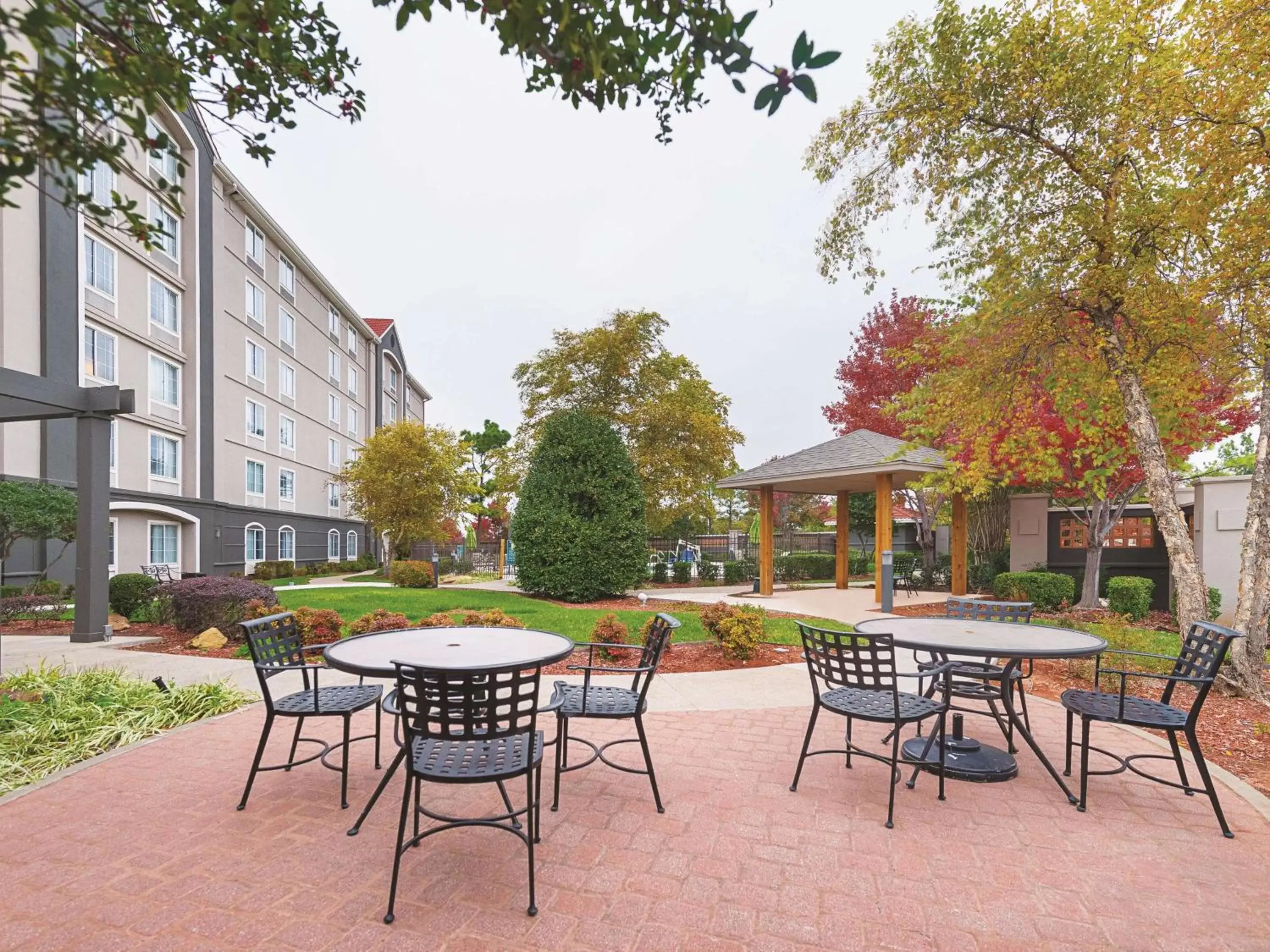 Property building in La Quinta by Wyndham Oklahoma City - NW Expwy Property building in La Quinta by Wyndham Oklahoma City - NW Expwy